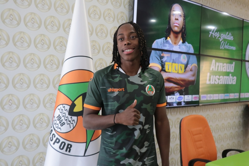 Alanyaspor, Arnaud Lusamba'yı aldı