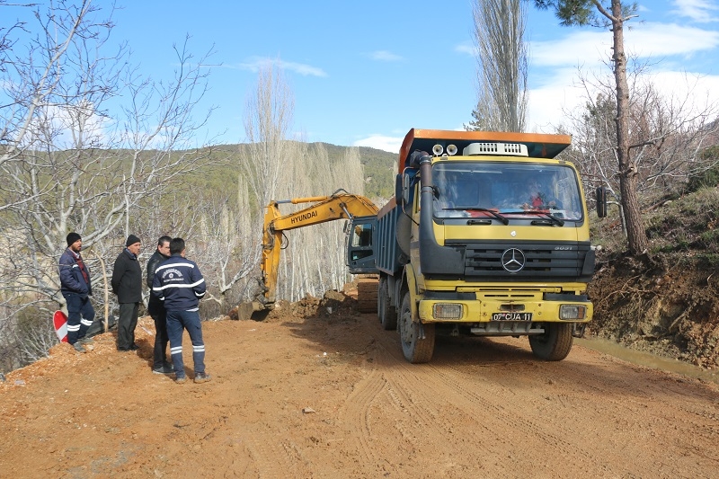 Çöken yollar onarımda