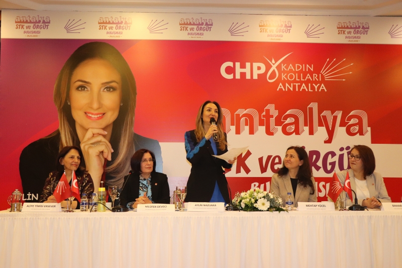 Nazlıaka, Antalya’da coşkuyla karşılandı