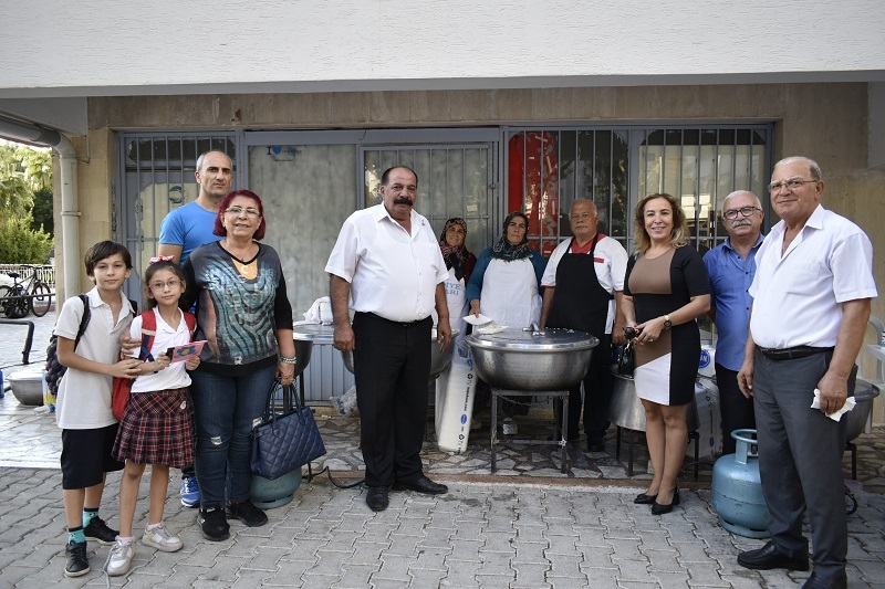 Öğrencilere tavuklu pilav