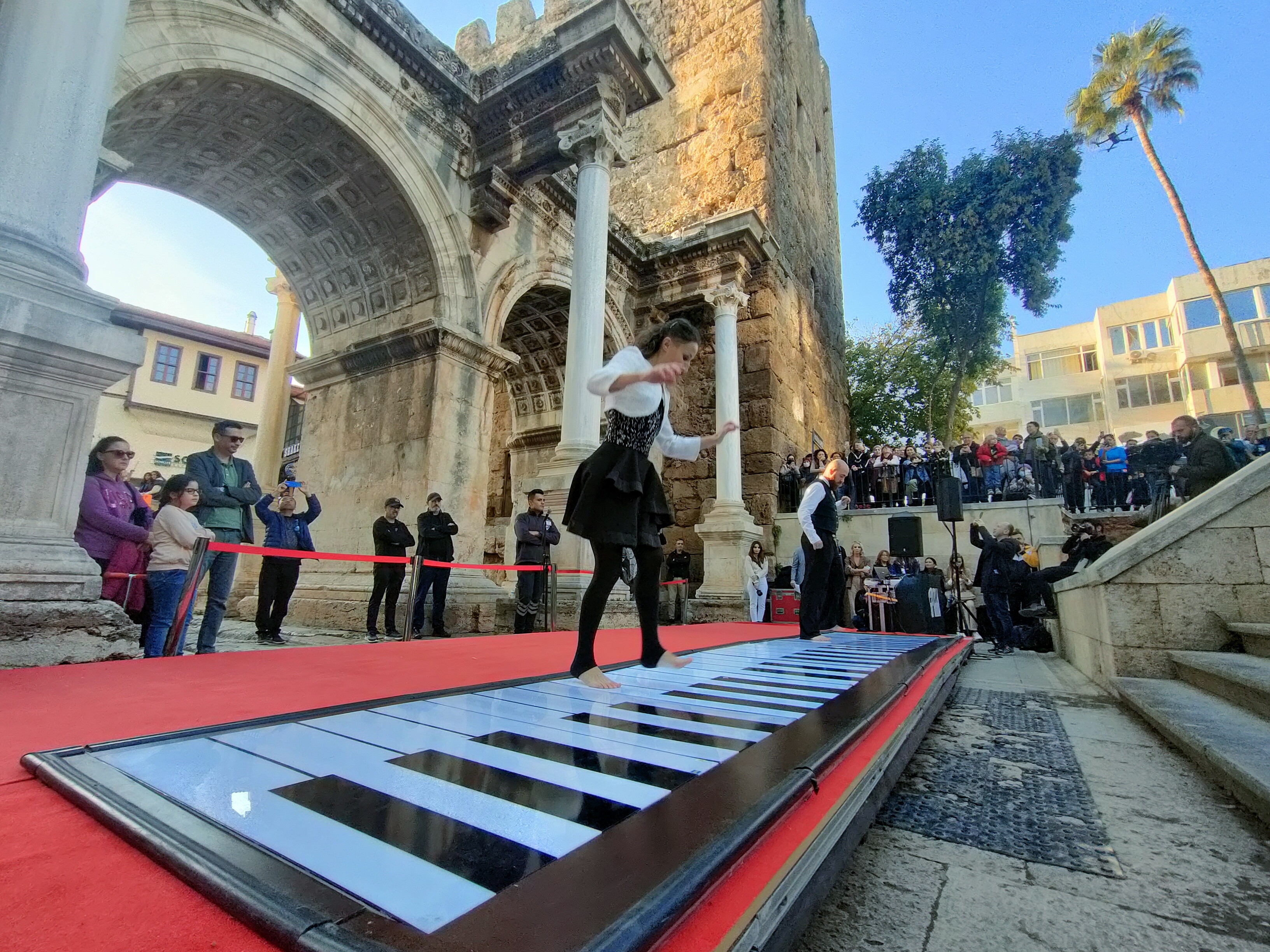 Hadrian Kapısı’nda piyano resitali