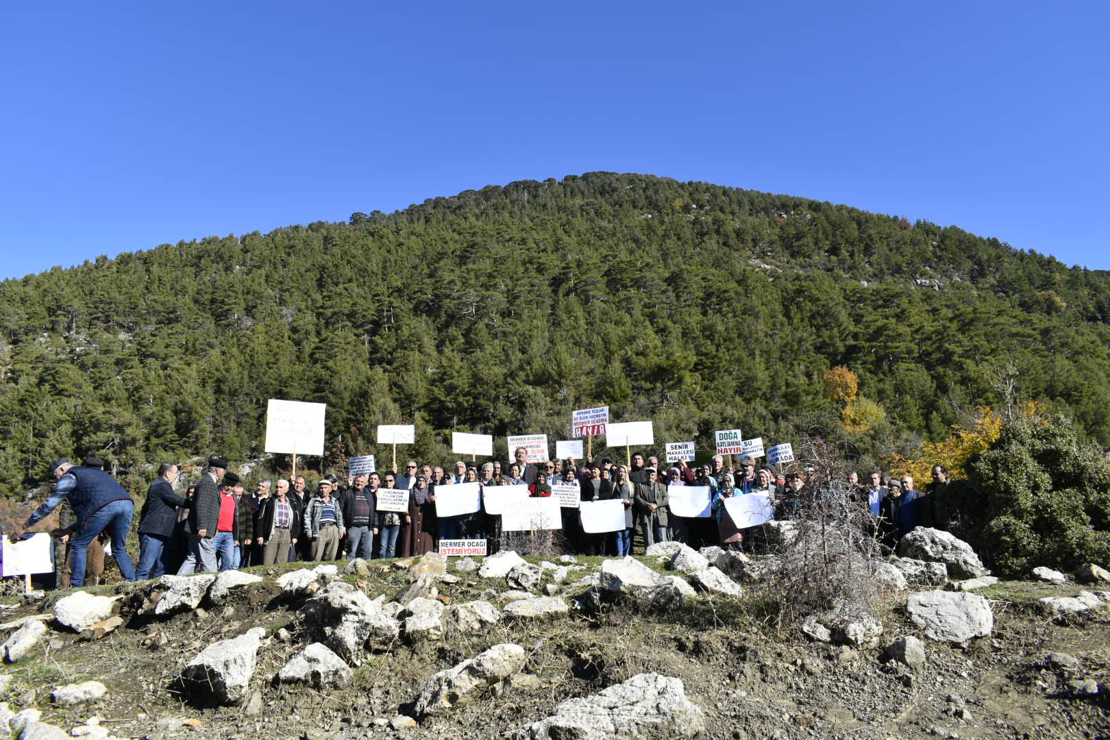 GÜNDOĞMUŞ KÖYLÜLERİ AYAKTA! “BAŞKA TOPRAĞIMIZ YOK!" 