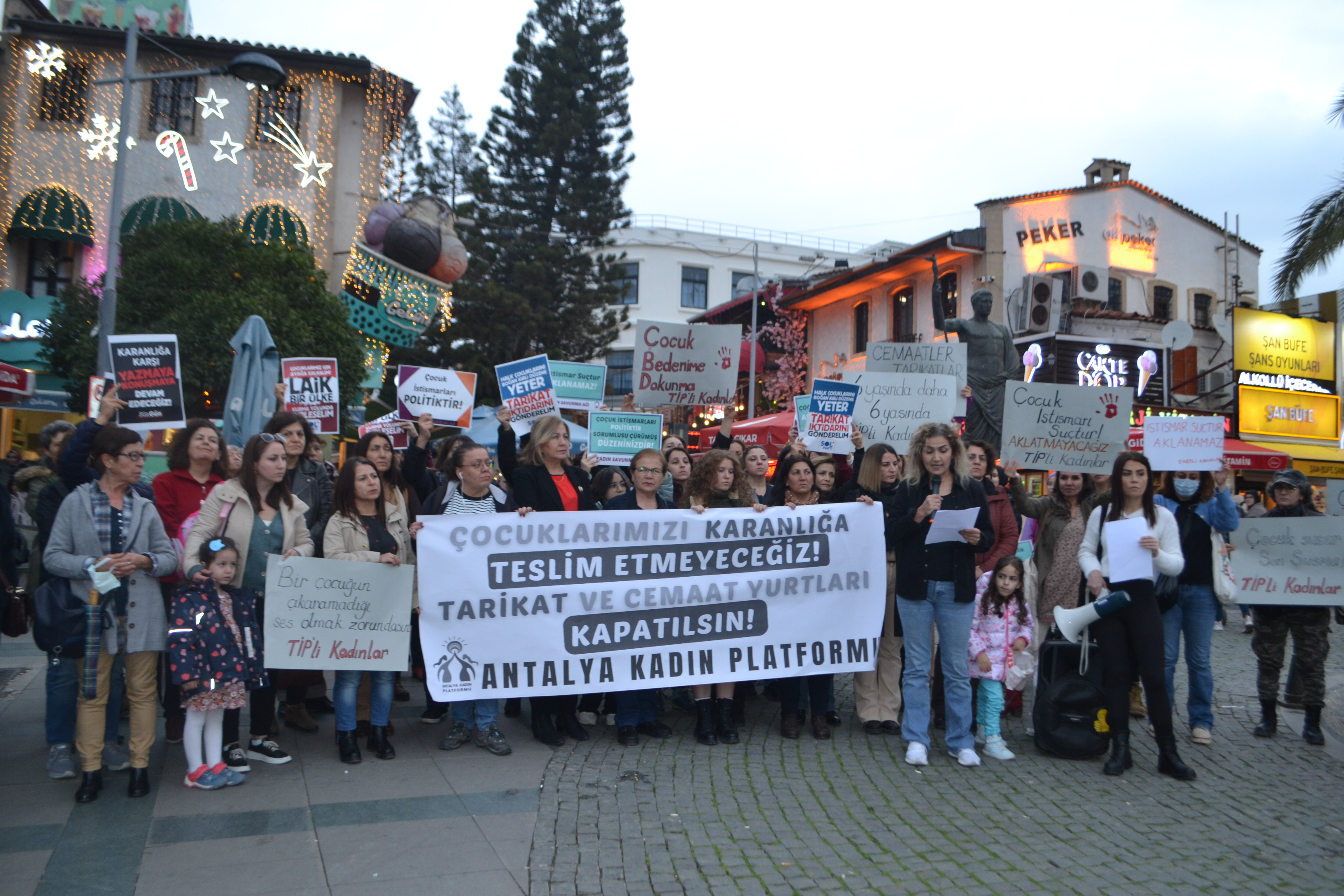 “YASALAR TARİKATLARI KORUYOR ÇOCUKLARI DEĞİL”