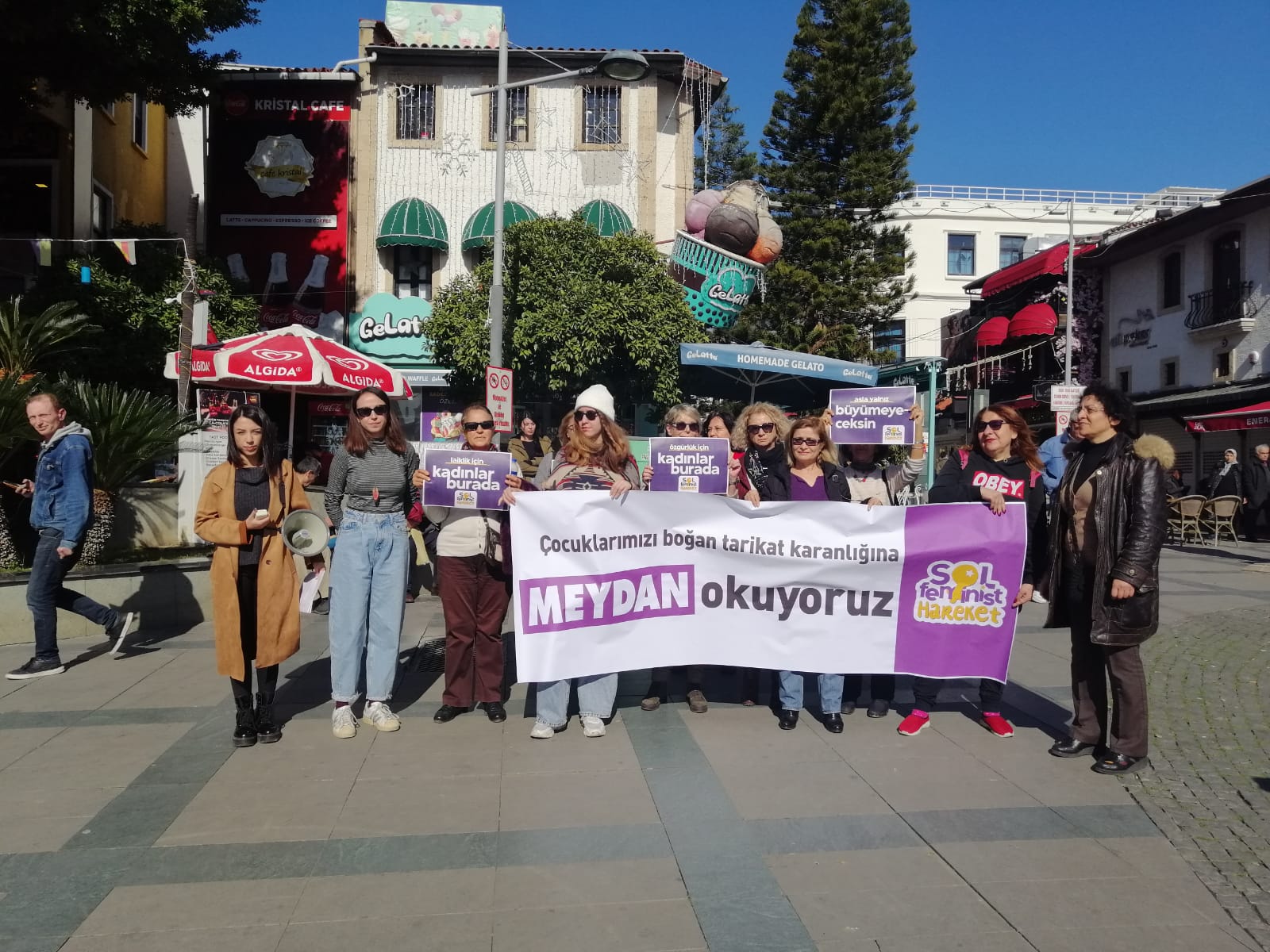 ‘TARİKAT KARANLIĞINA MEYDAN OKUYORUZ’