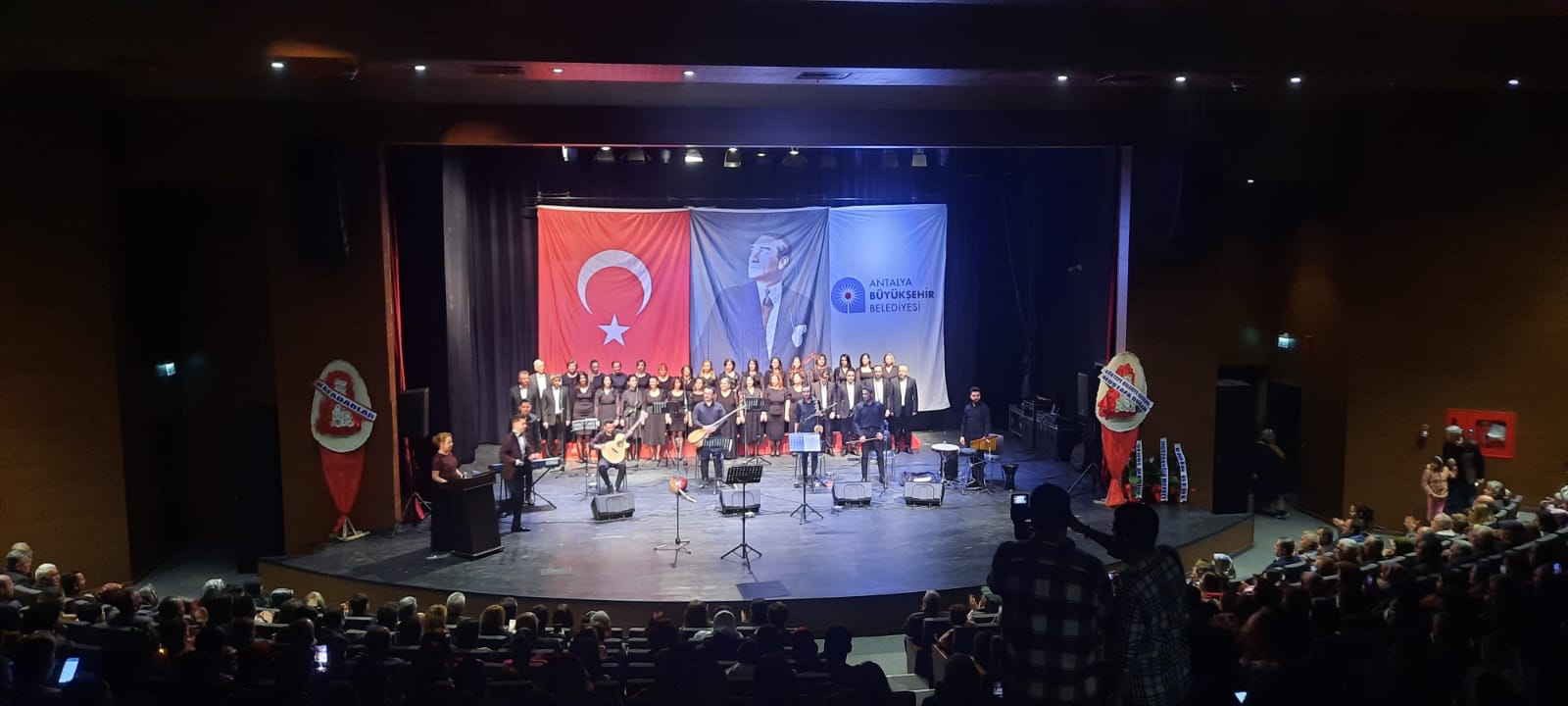 TÜRK HALK MÜZİĞİ RÜZGARI ESTİ