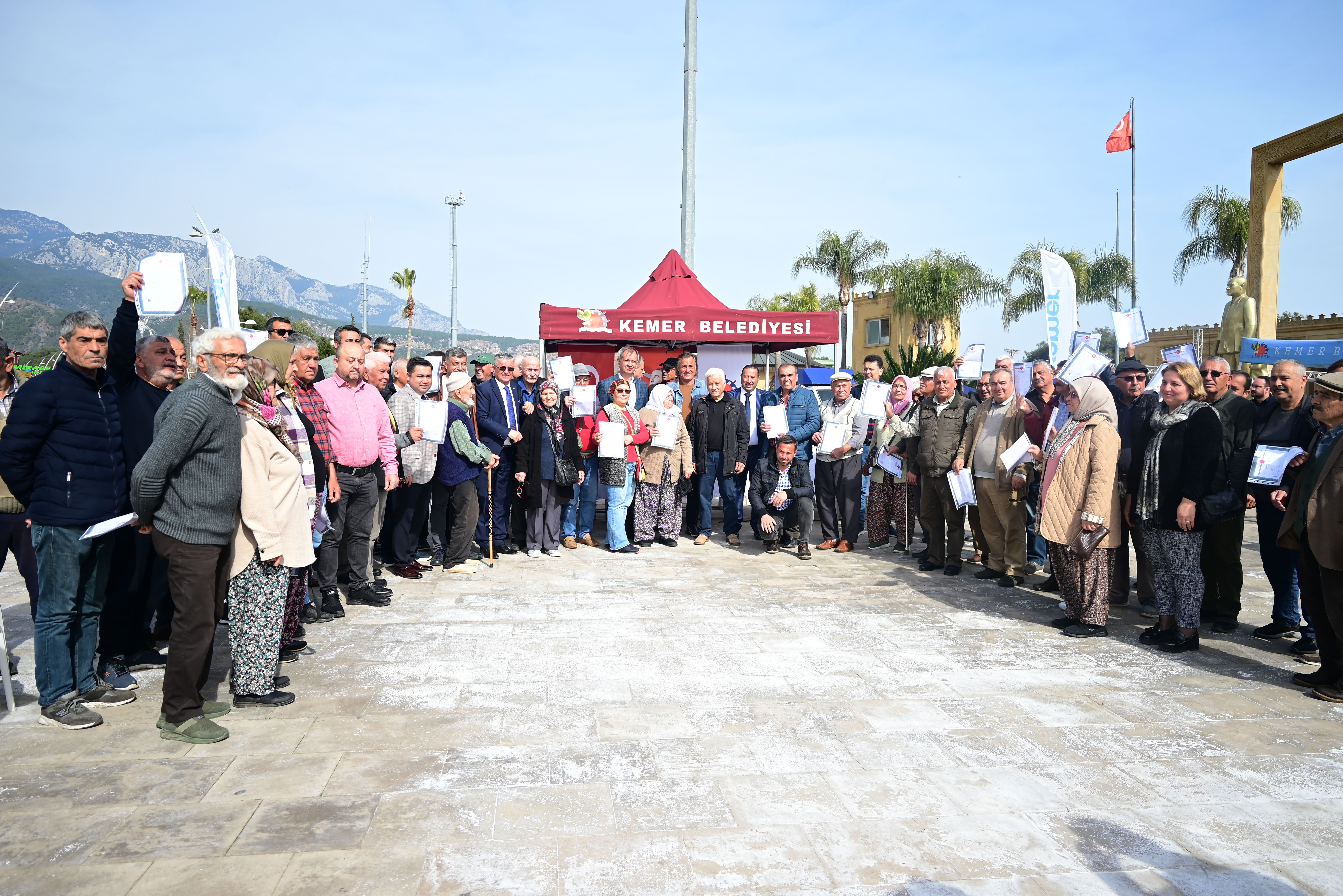 Tekirova halkı 37 yıl sonra tapularına kavuştu