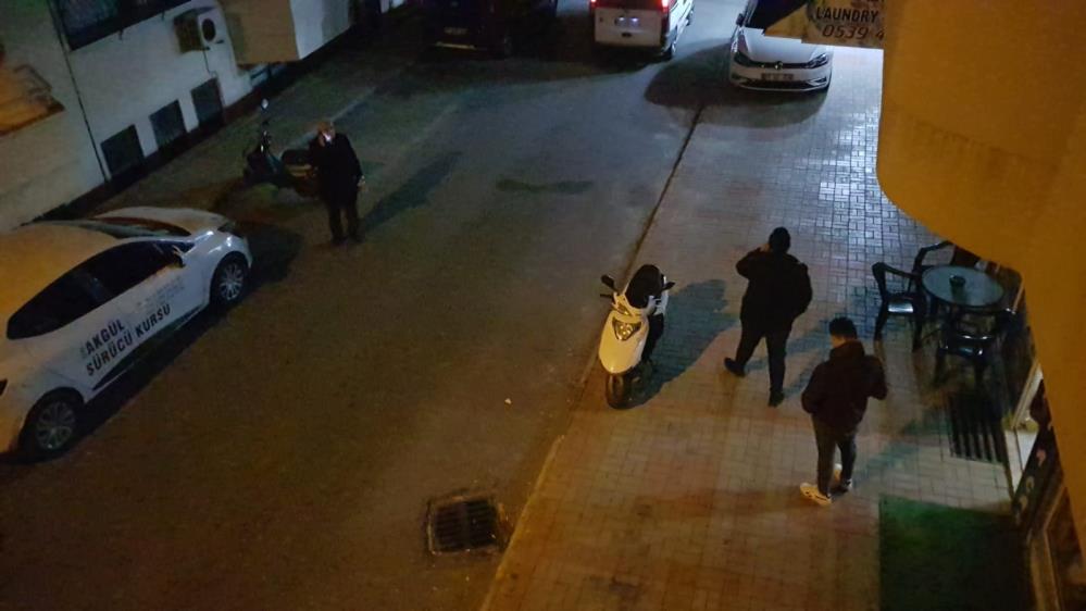  Hatay merkezli iki deprem Alanya’yı da sokağa döktü   