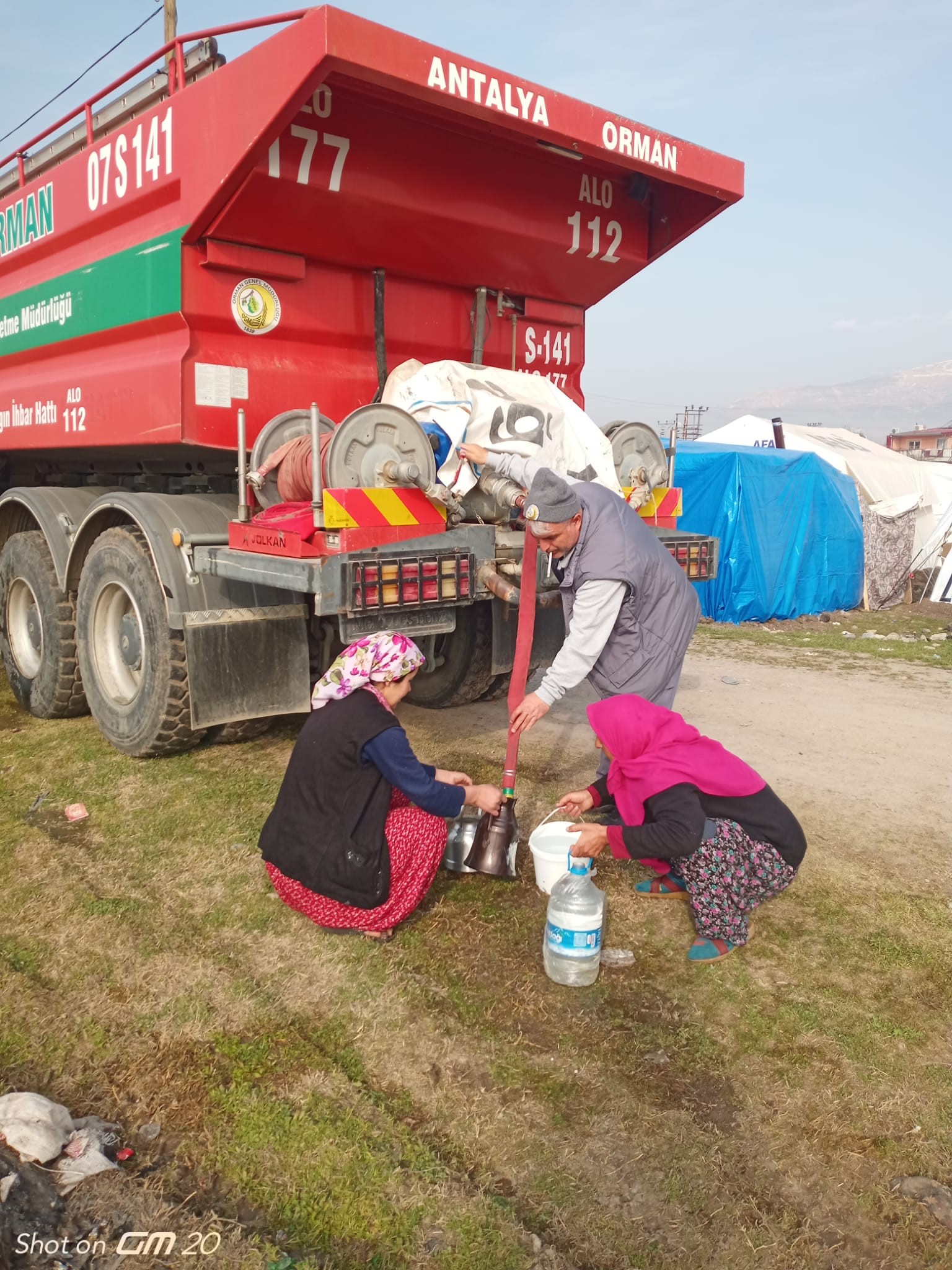 KENDİ KÜÇÜK, GÖNLÜ BÜYÜK