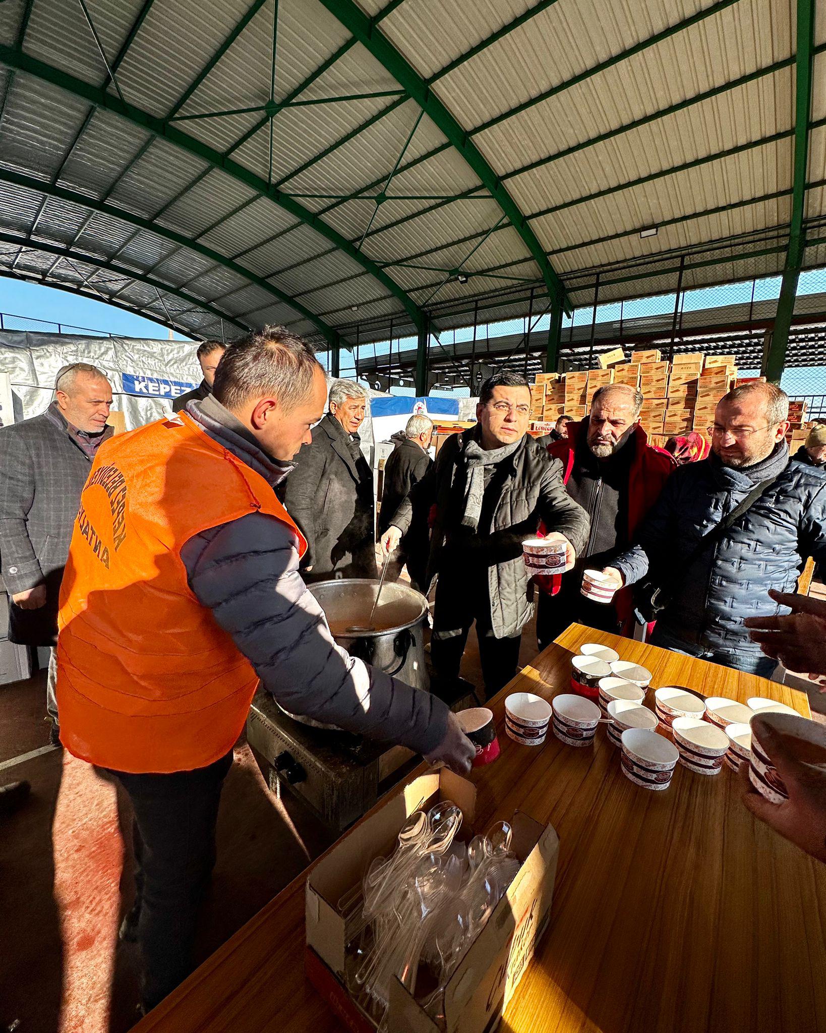 Kepez deprem bölgesinde gönülleri ısıtıyor