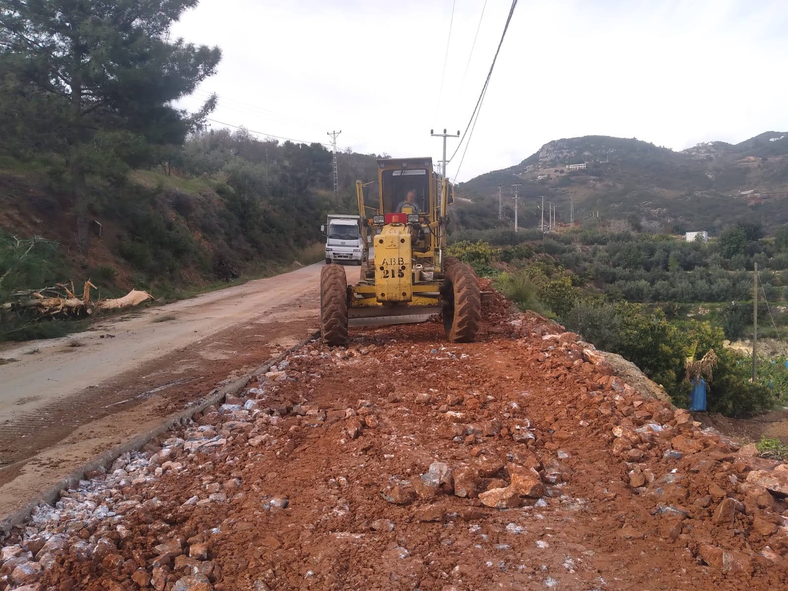 Alanya’da yollar yaza hazırlanıyor