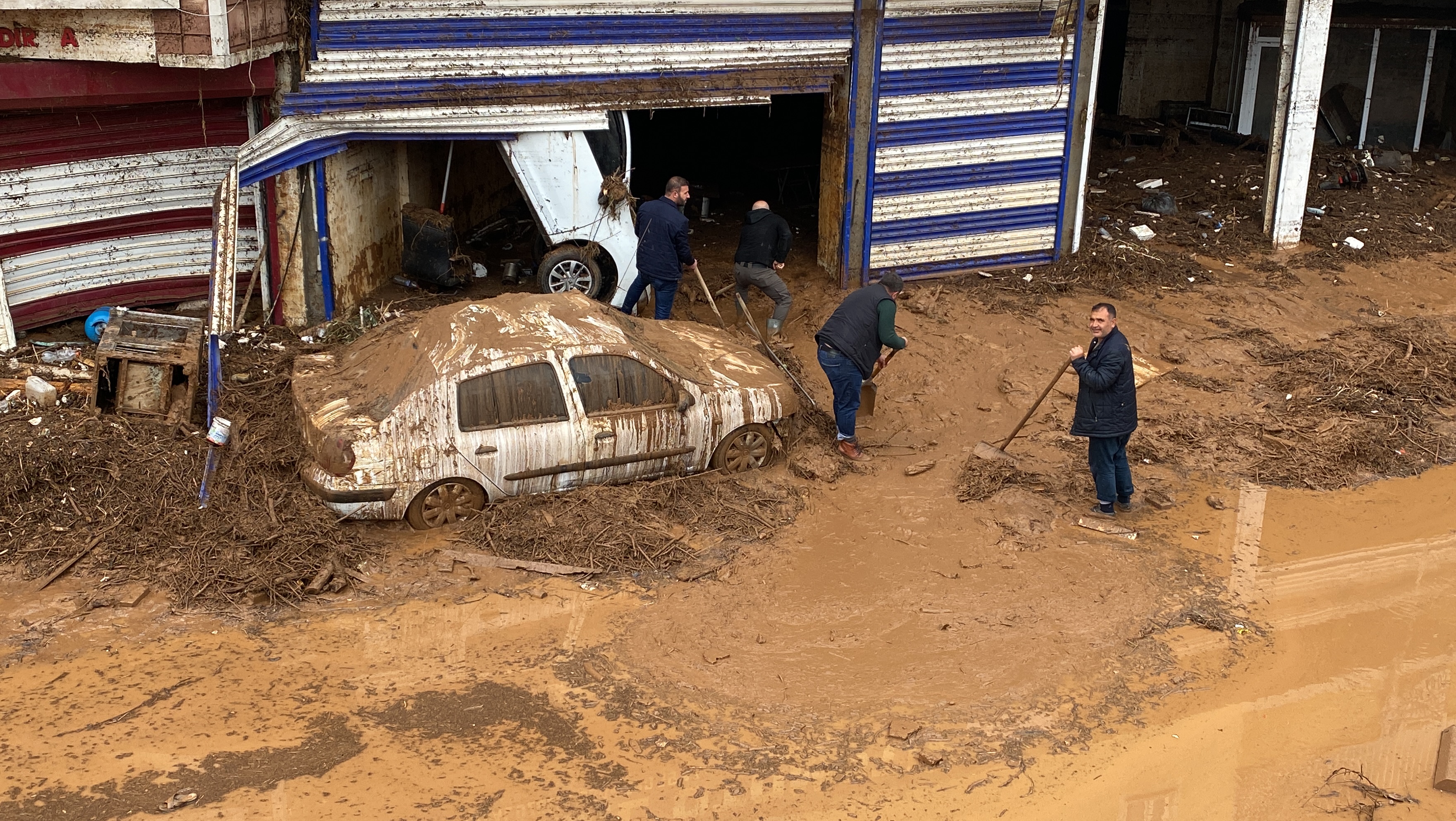 Antalya Büyükşehir Belediyesi İtfaiyesi Şanlıurfa’da (17)