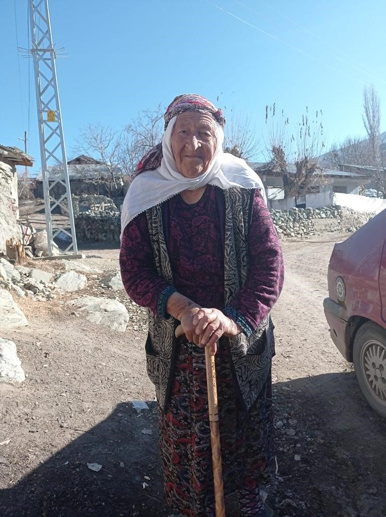 95 yaşındaki gazi annesi son yolculuğuna uğurlandı