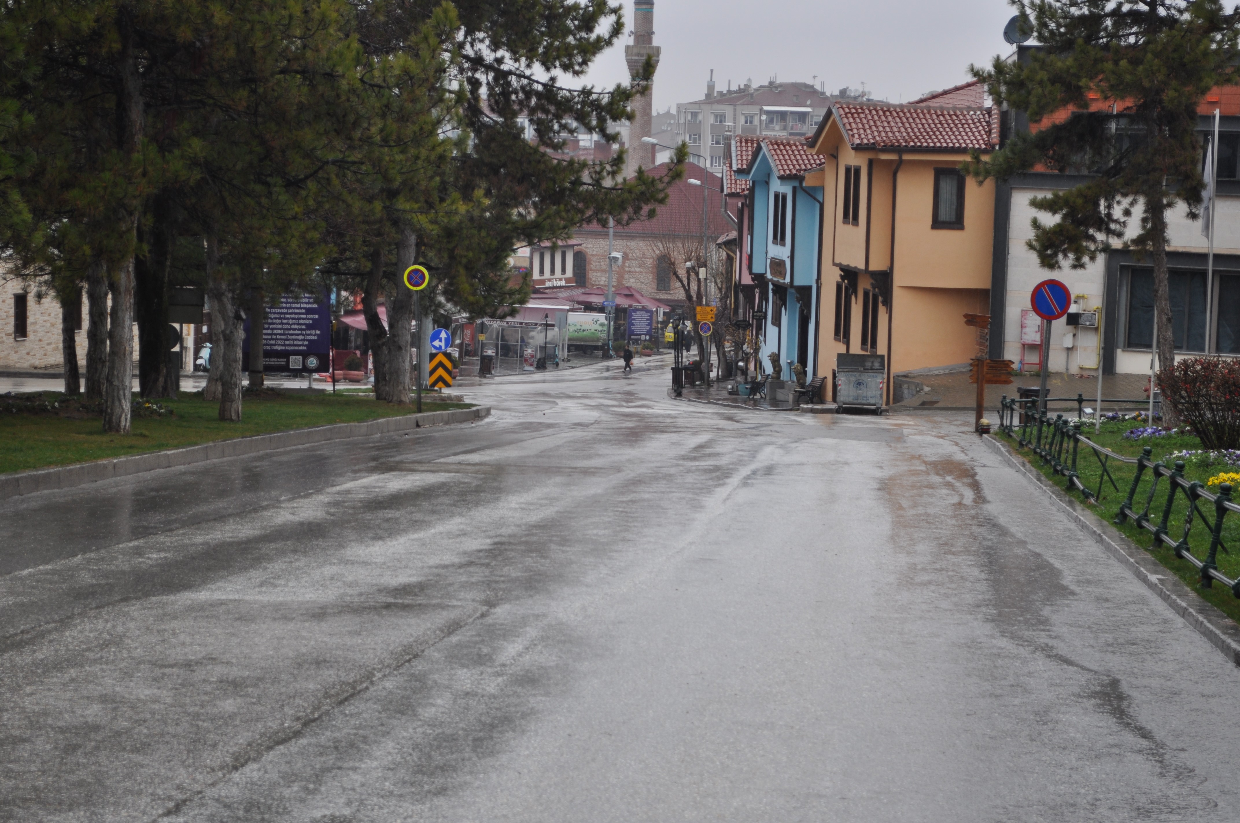 Yağmur Sele Dönüştü...İnsanlar zor anlar yaşadı...