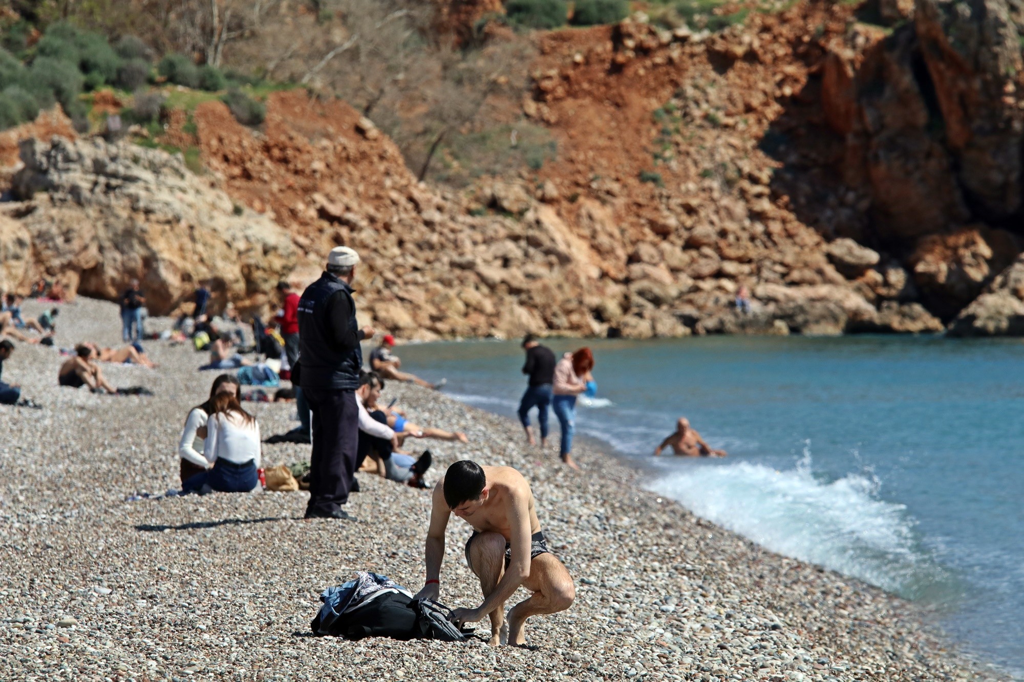 Doğuda kar Antalya'da bahar