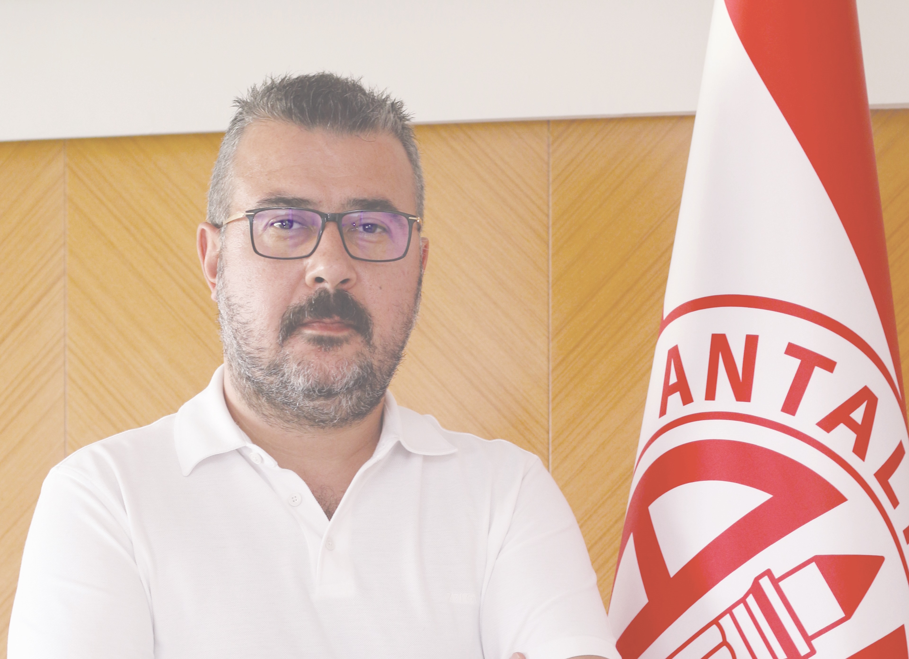 Antalyaspor'da Başkan Aziz Çetin istifa etti