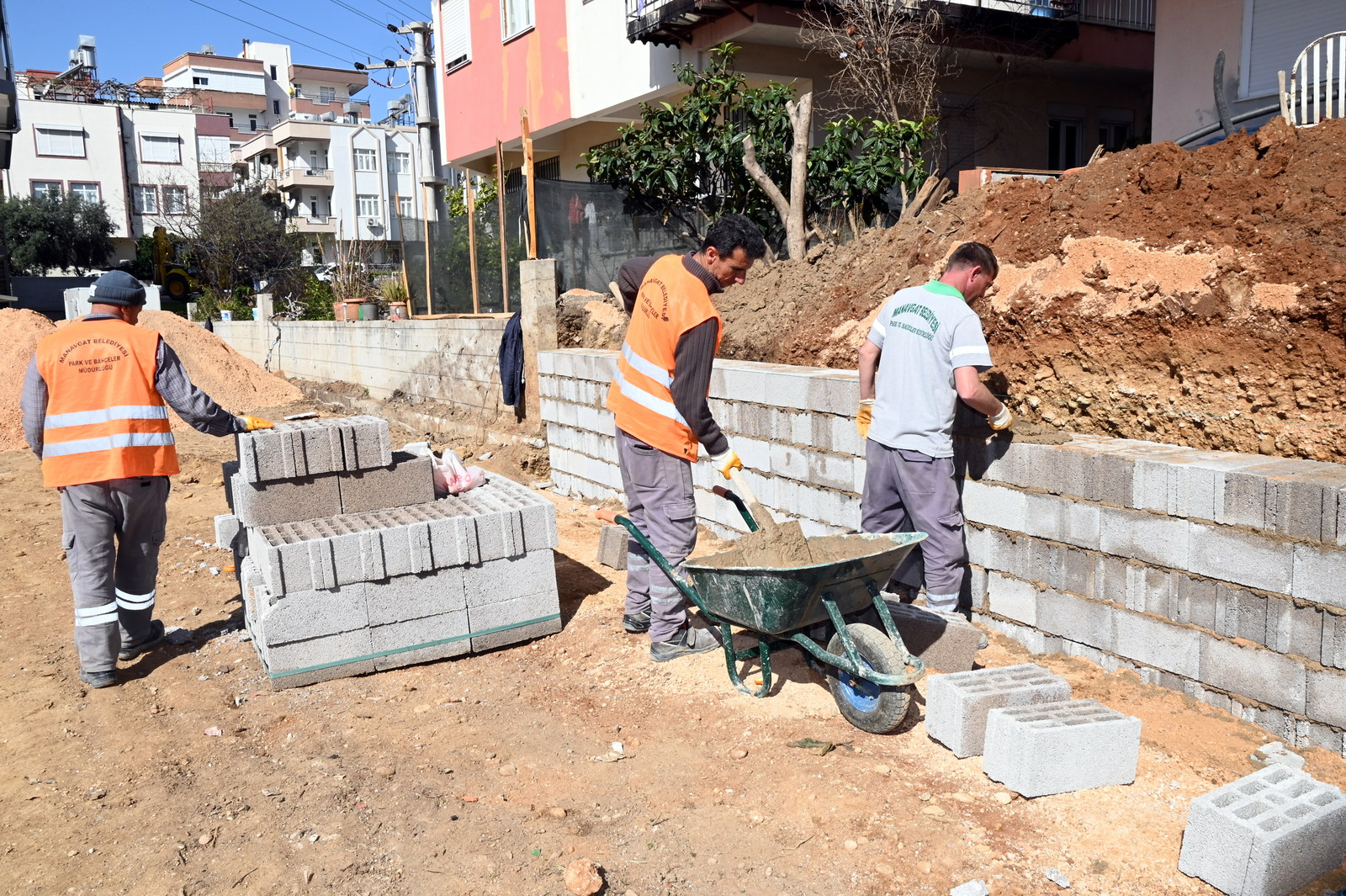 EMEK MAHALLESİ’NE MODERN PARK