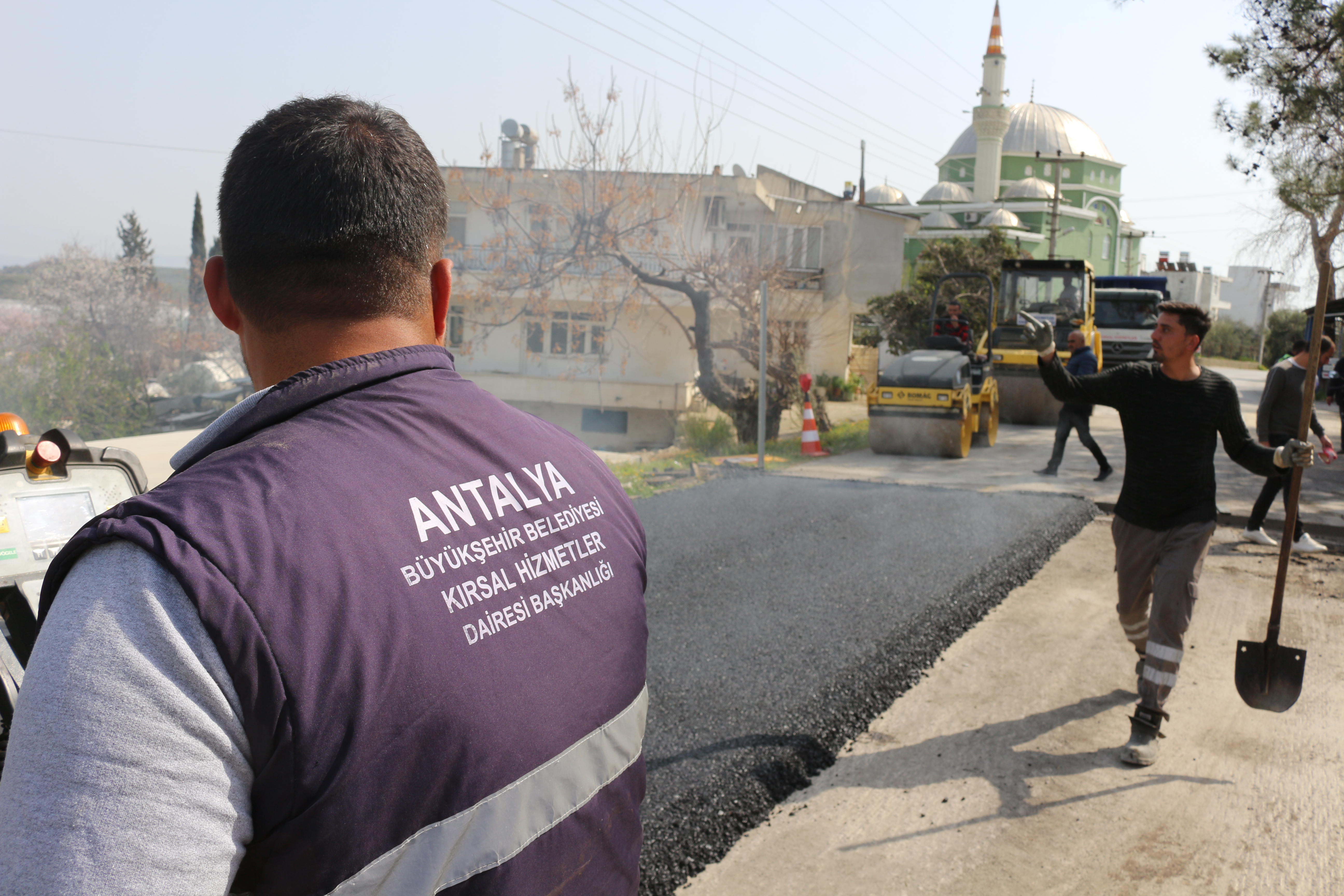 Karadayı’ya sıcak asfalt