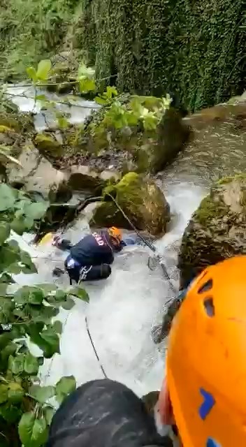 Kızını kurtarmak isterken ikisi de hayatını kaybetti 