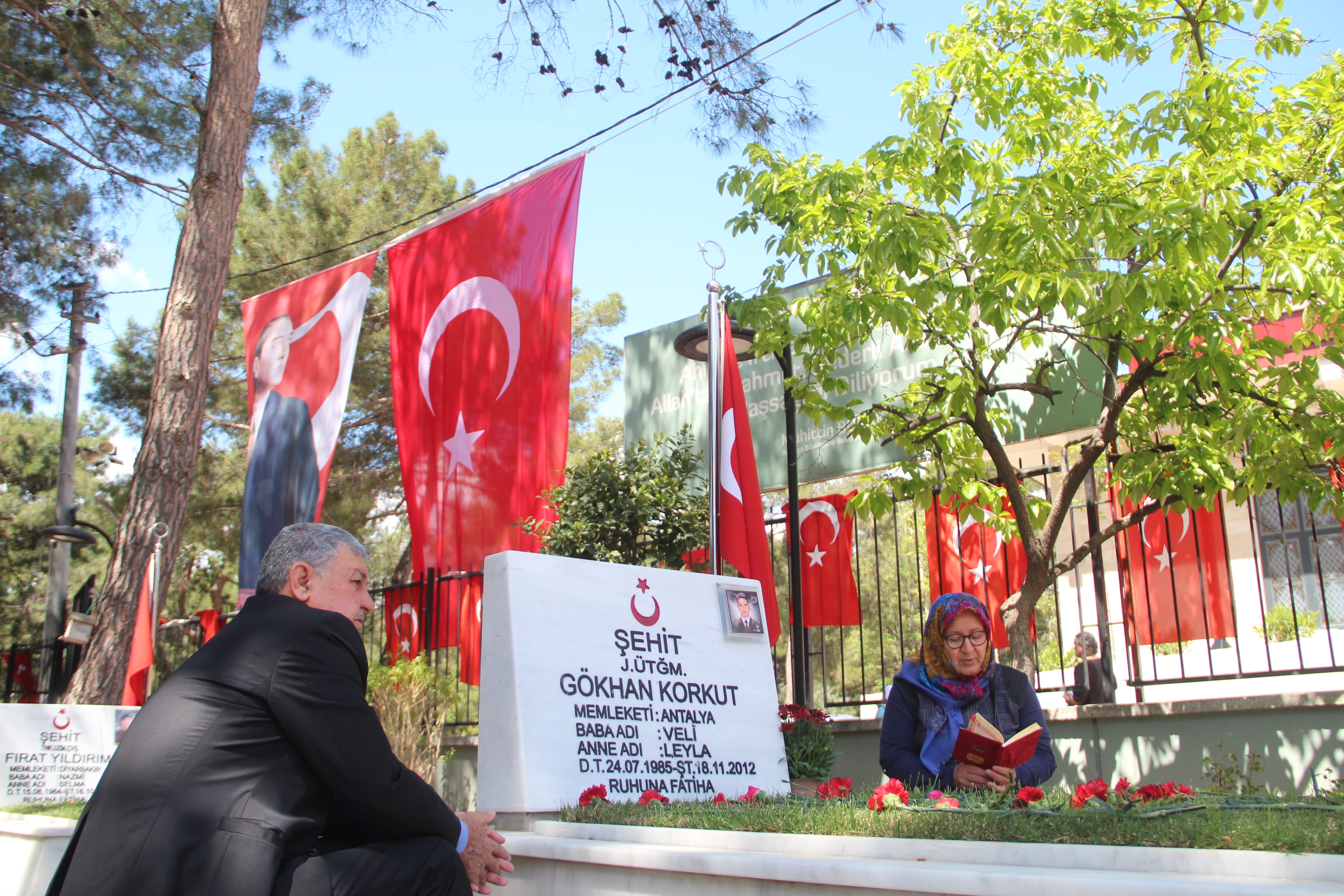 Bayramda mezarlıklara yoğun ilgi