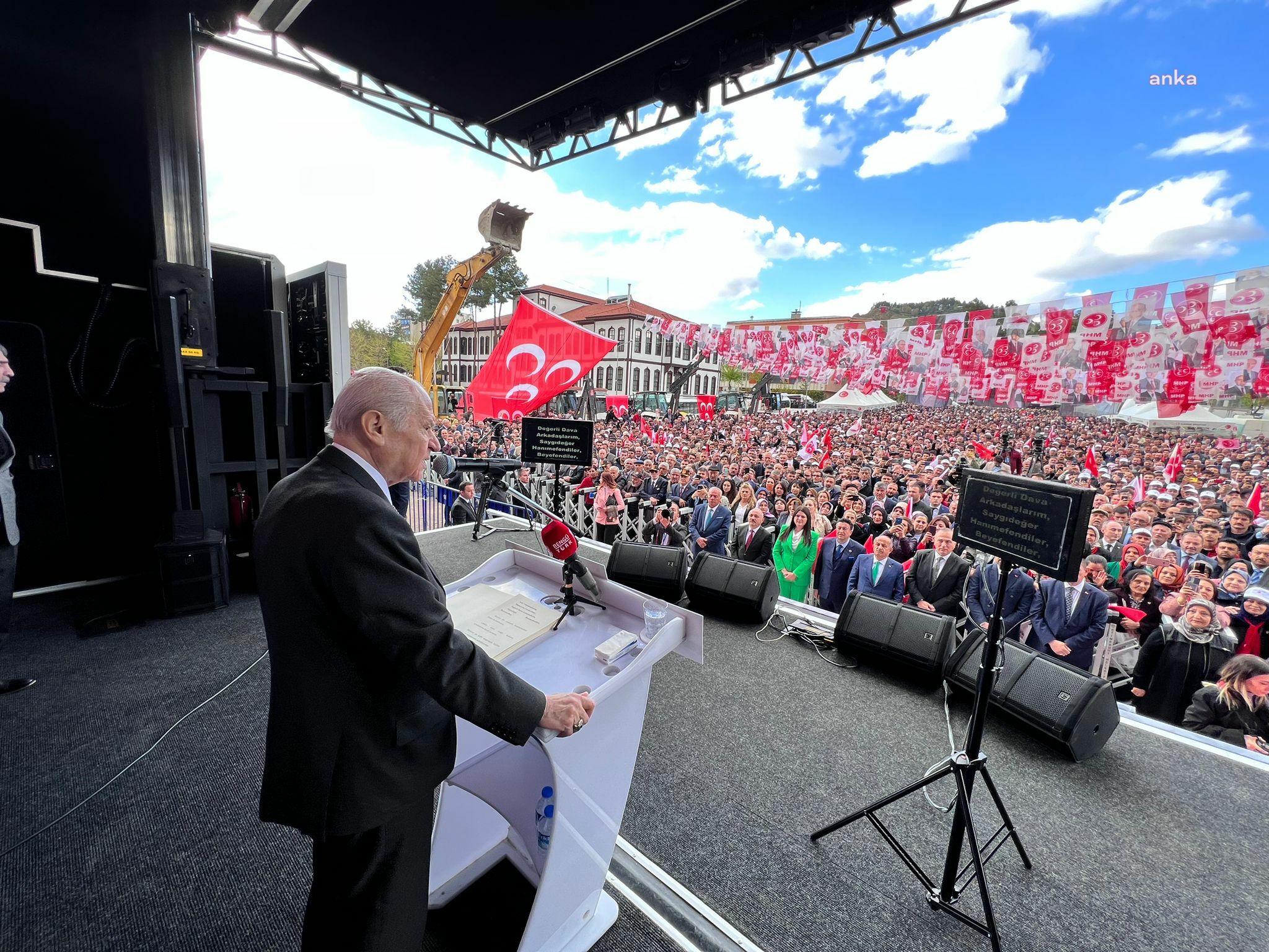 DEVLET BAHÇELİ’DEN “AZGIN FİTNE” ÇIKIŞI