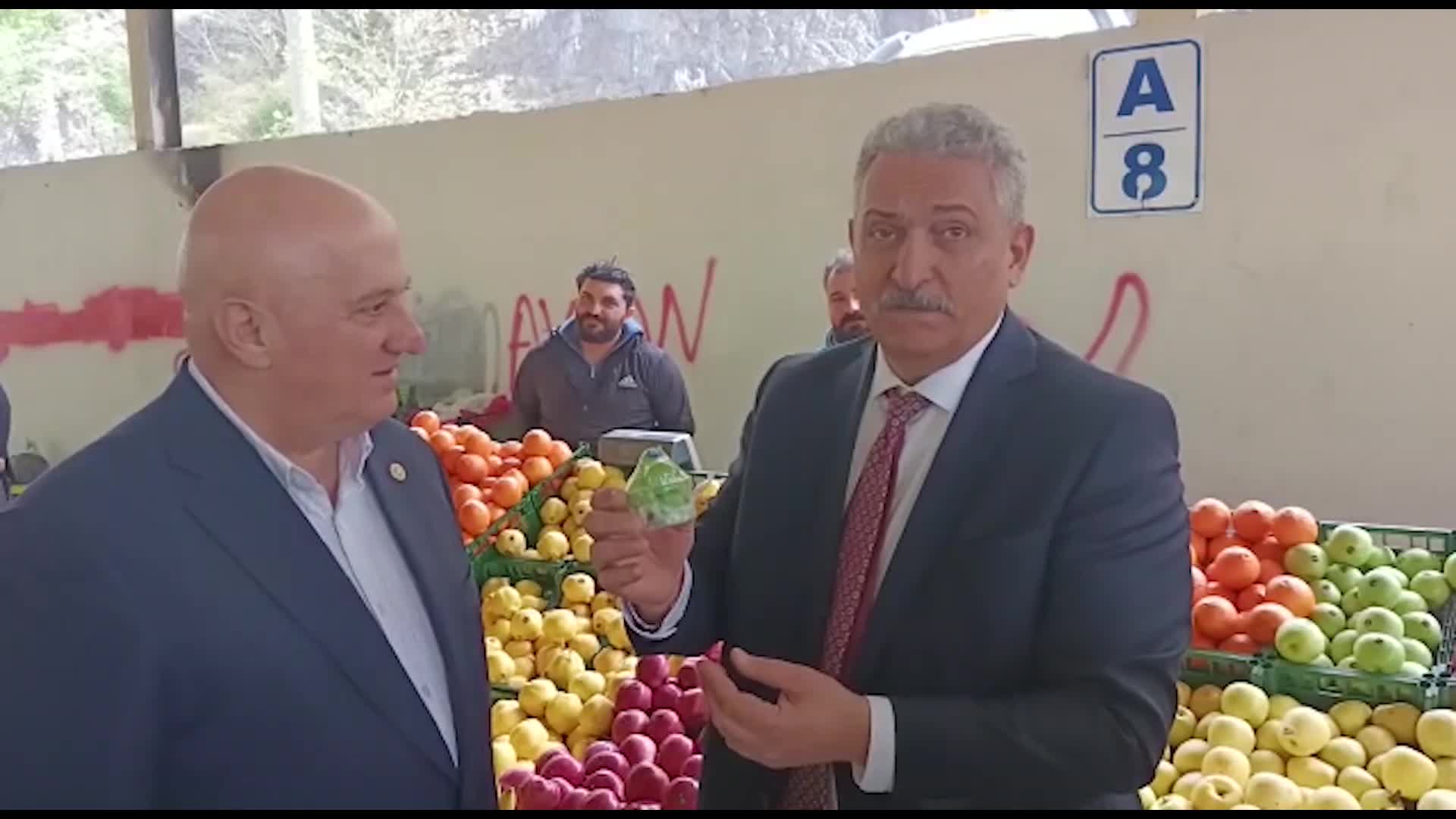 Erik paketlerine nazar boncuğu taktı