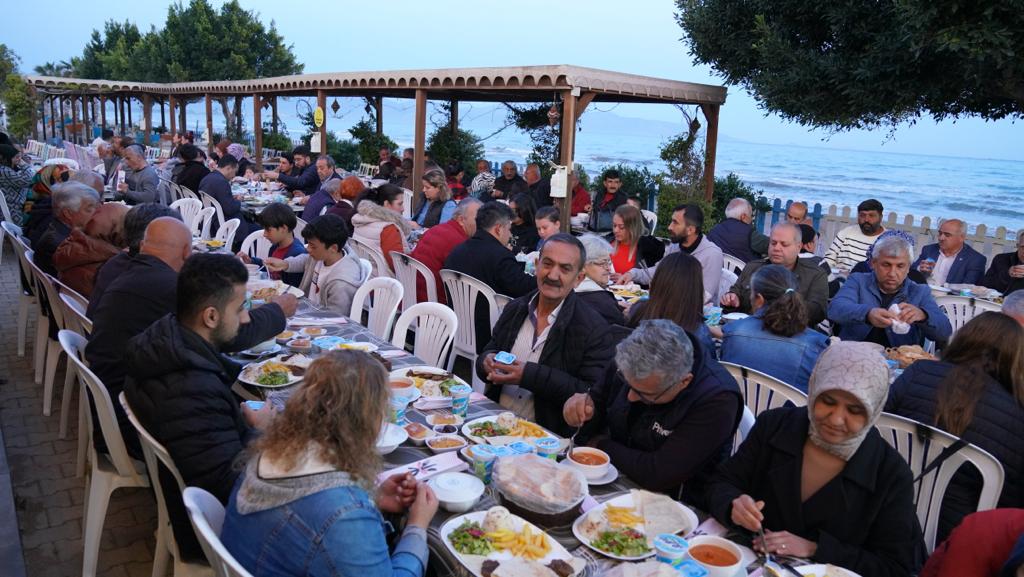 Finike iftarda buluştu