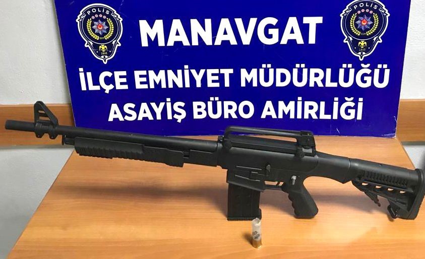 Manavgat'ta aranan 20 şüpheli tutuklandı