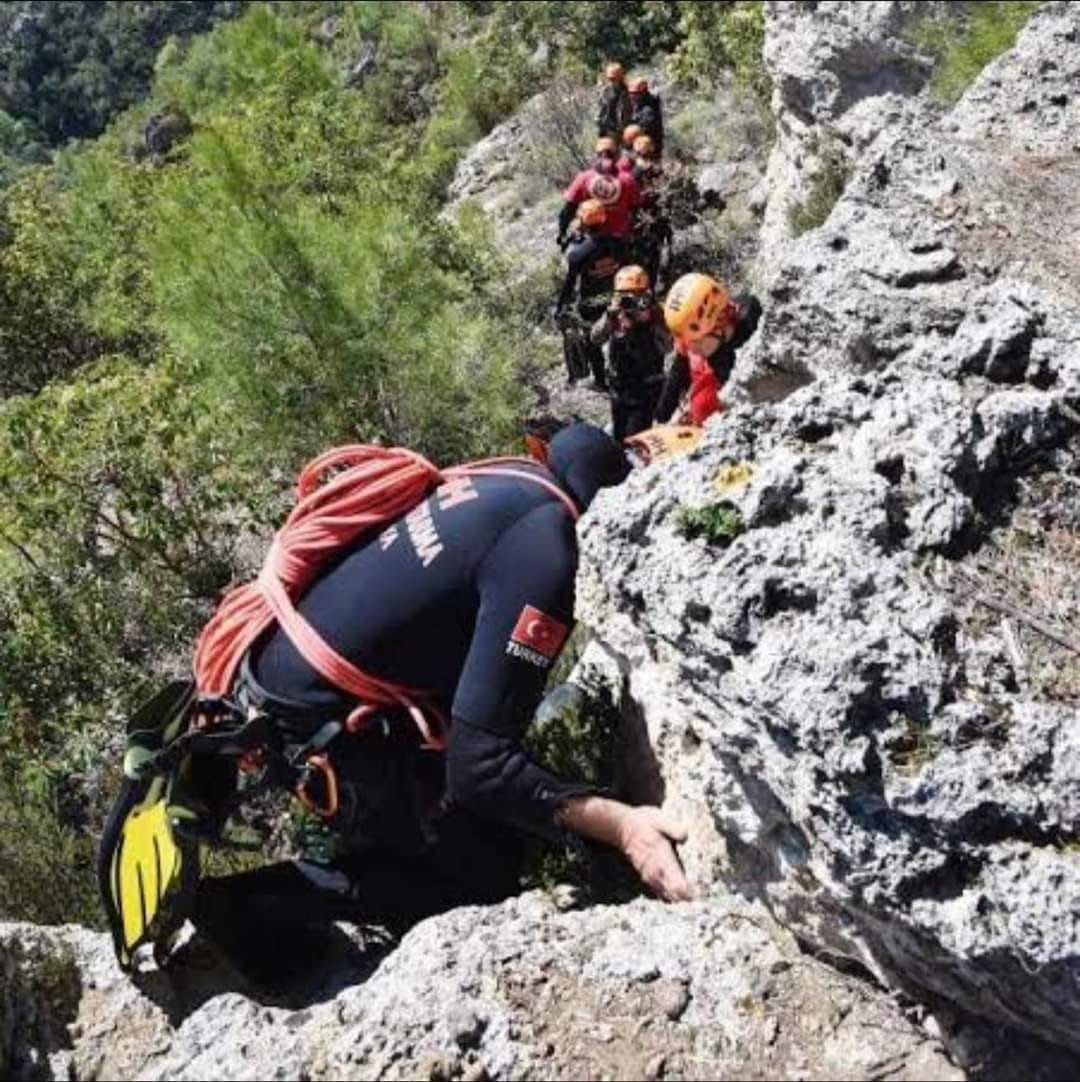 Bir gün boyunca aradılar sonunda evden çıktı