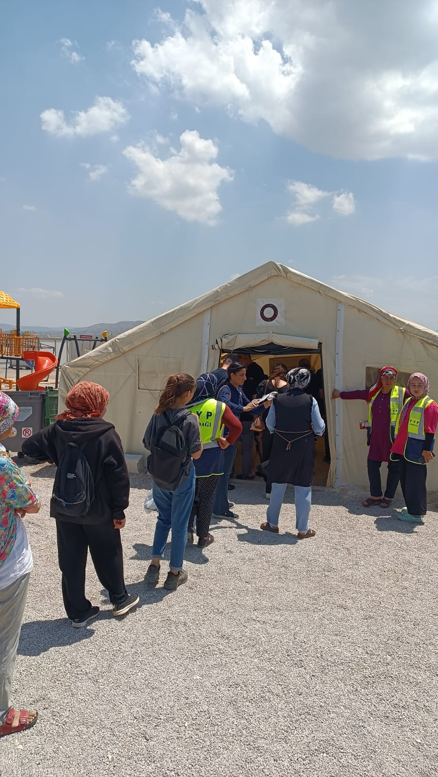 BÜYÜKŞEHİR’DEN DEPREM BÖLGESİNE YARDIM