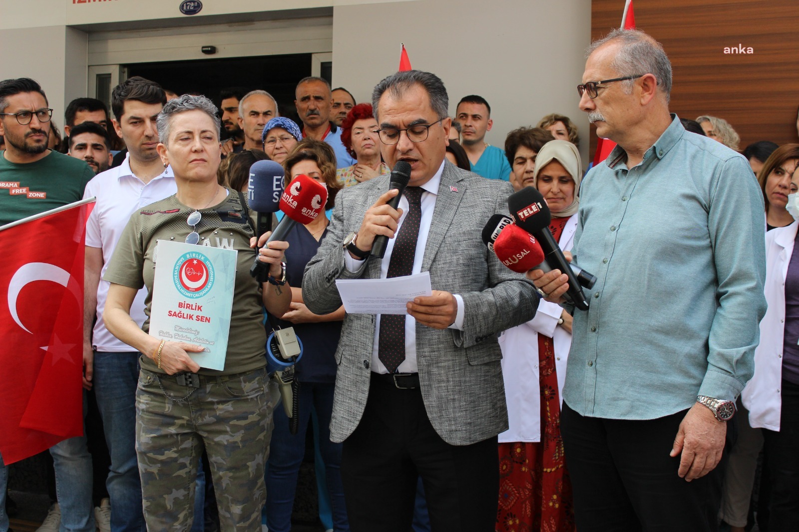 İzmir’de sağlık çalışanının darp edilmesine tepki