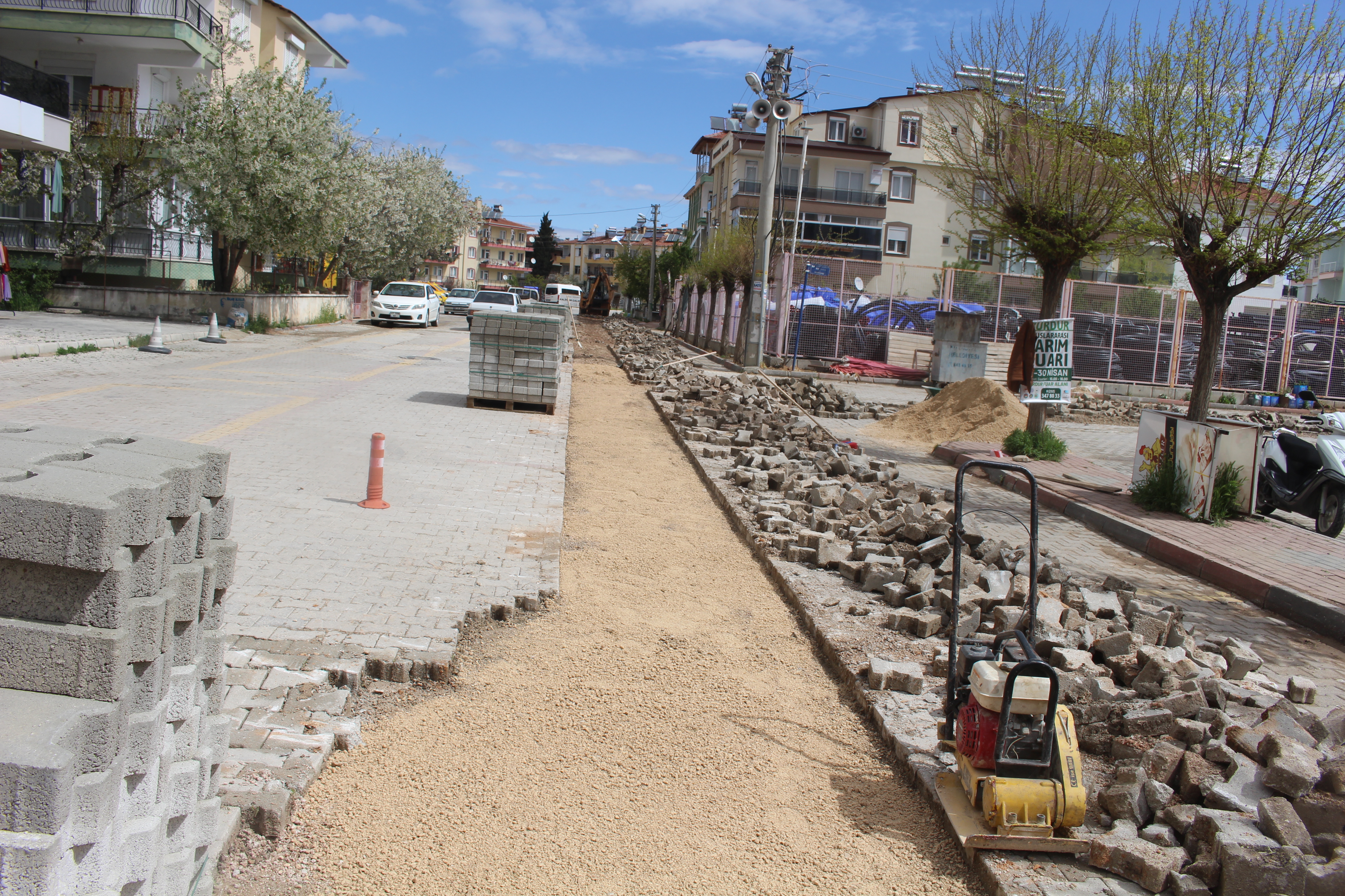 Korkuteli caddeleri onarım  (7)