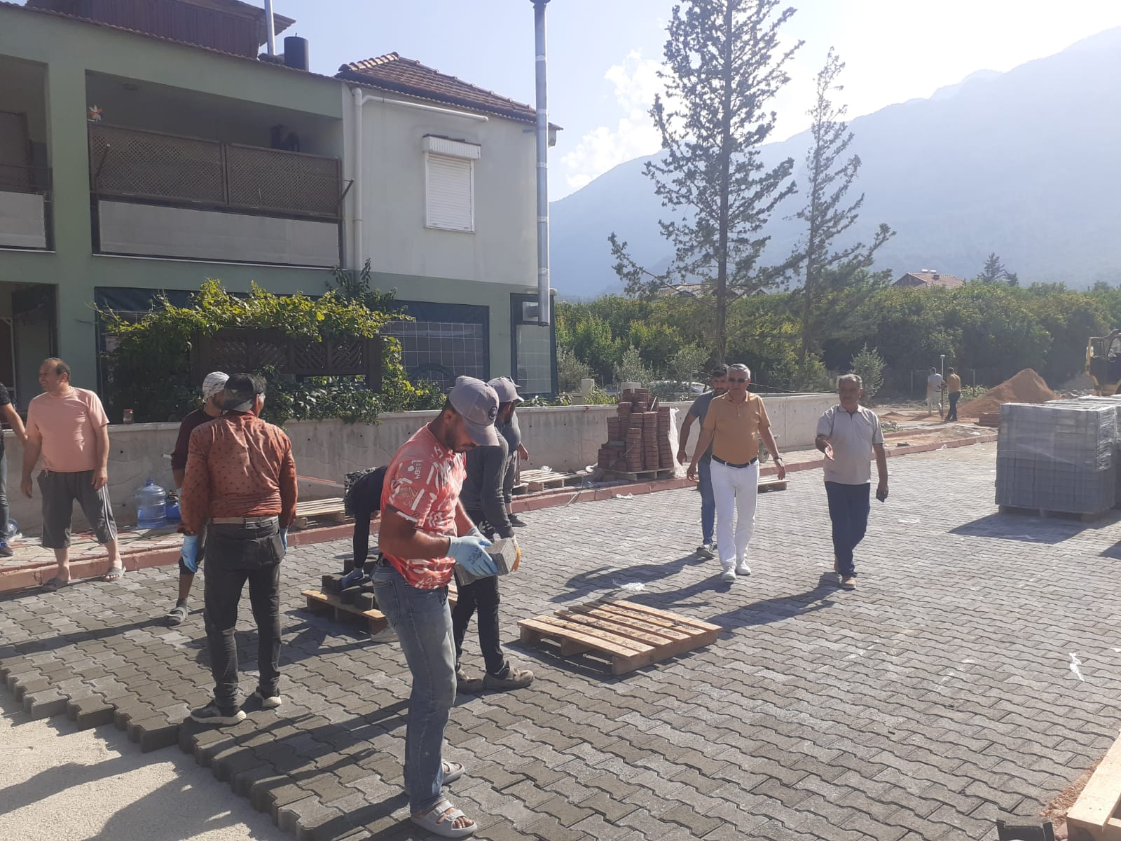 Başkan Topaloğlu yol çalışmalarını inceledi