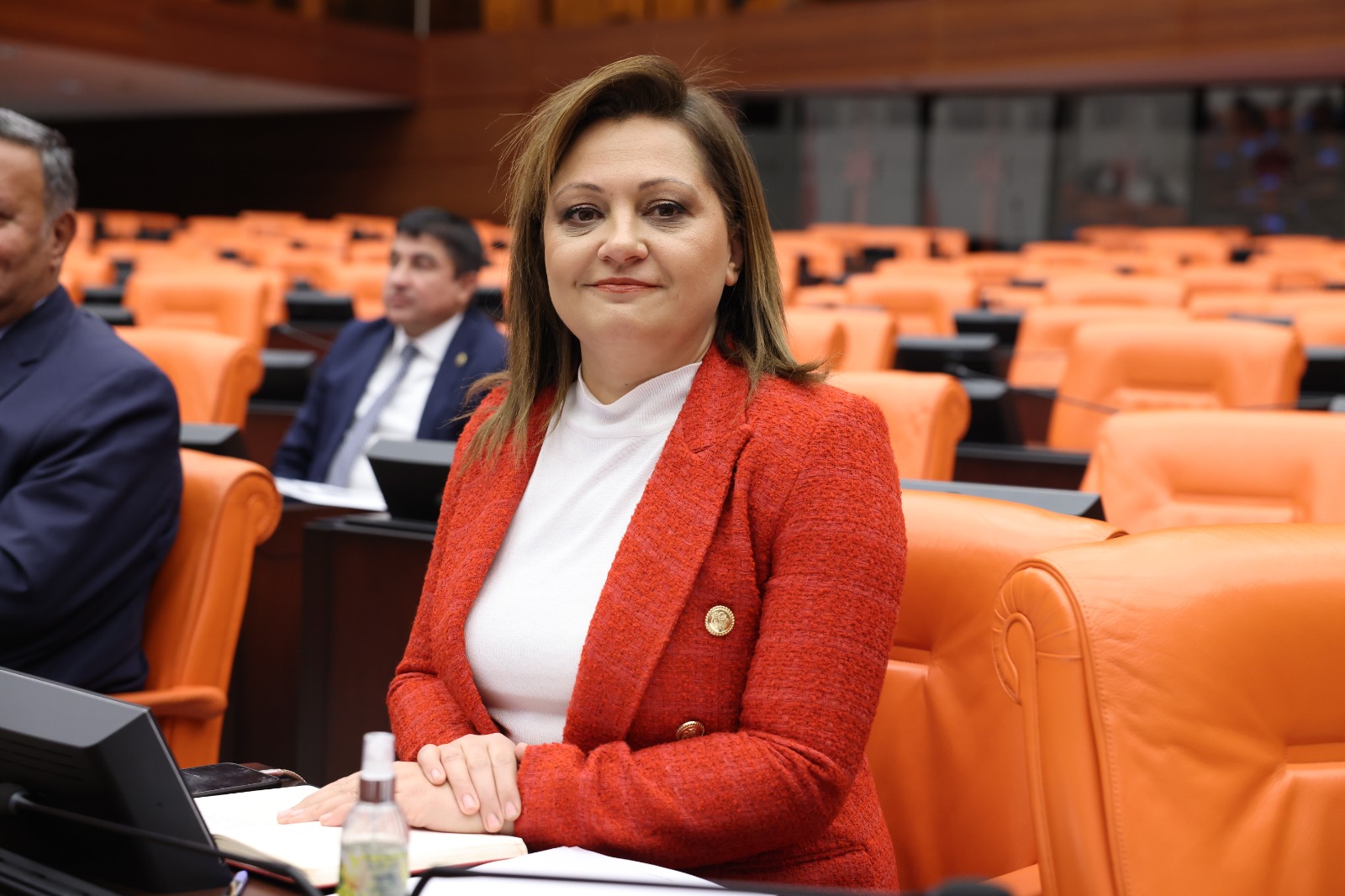 ''85 milyon geçim sıkıntısıyla boğuşurken meclisin tatilde olmasını doğru bulmuyoruz''