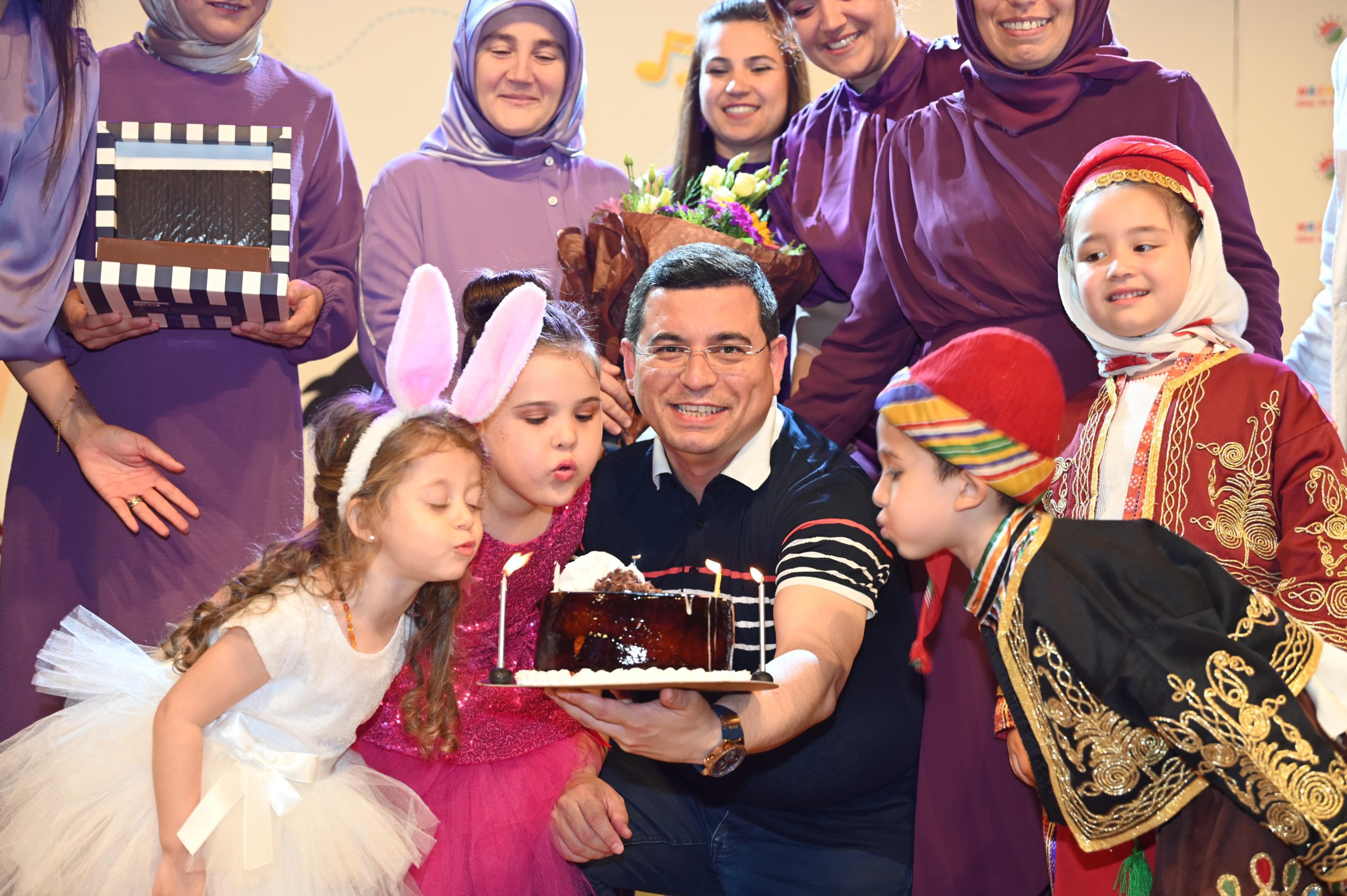 Kepezin-Nasreddin-Hoca-Kreslerinde-mezuniyet-heyecani_3