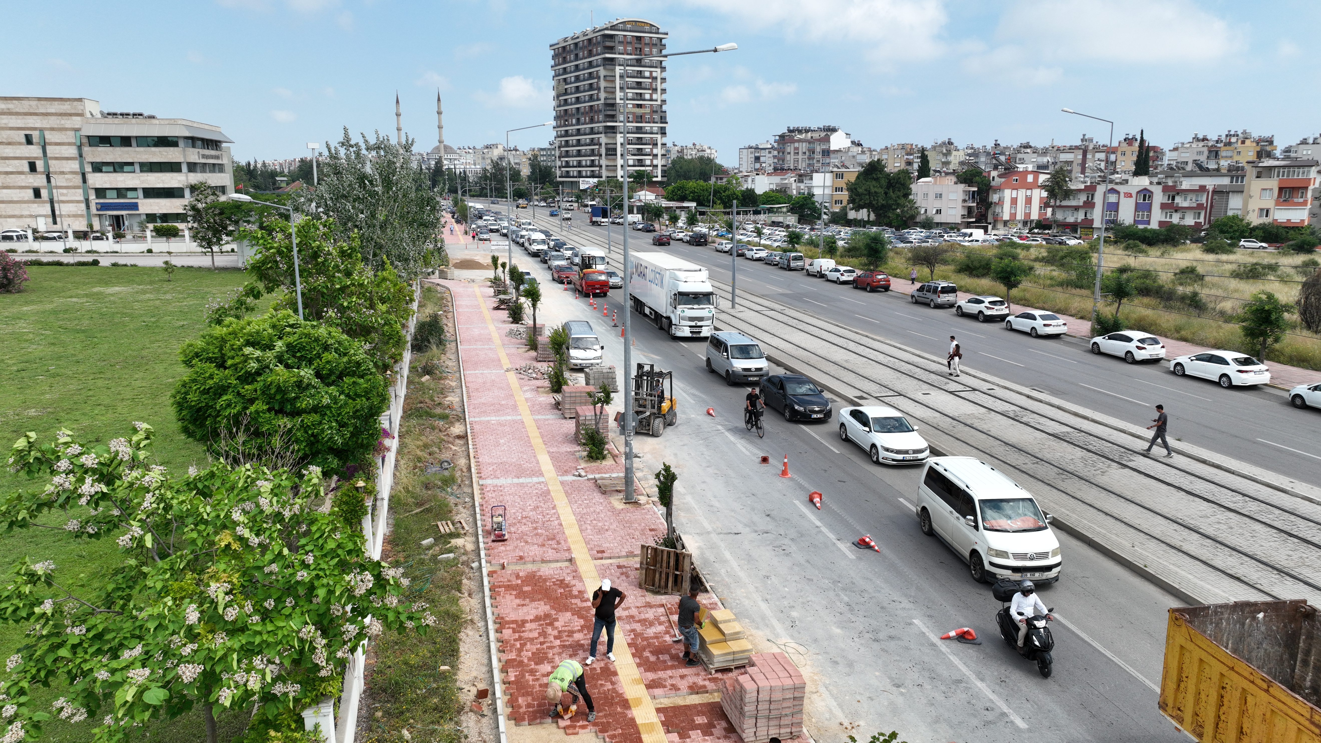 Büyükşehir Sakarya Bulvarı’nda çalışıyor