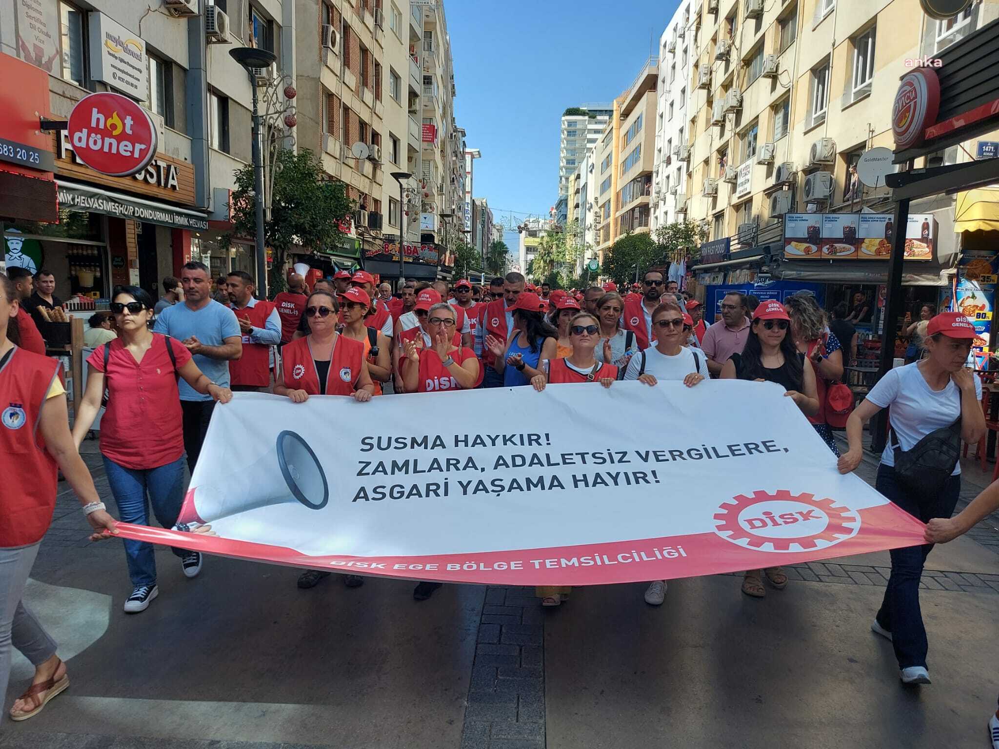 İşçiler sokağa çıkarak zamları protesto etti