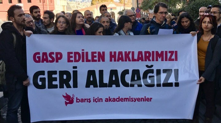 BARIŞ BİLDİRİSİ GEREKÇESİYLE İHRAÇ EDİLİP, MAHKEME KARARI İLE İADE EDİLEN 108 AKADEMİSYENDEN, 38’İ GÖREVİNİN BAŞINDA