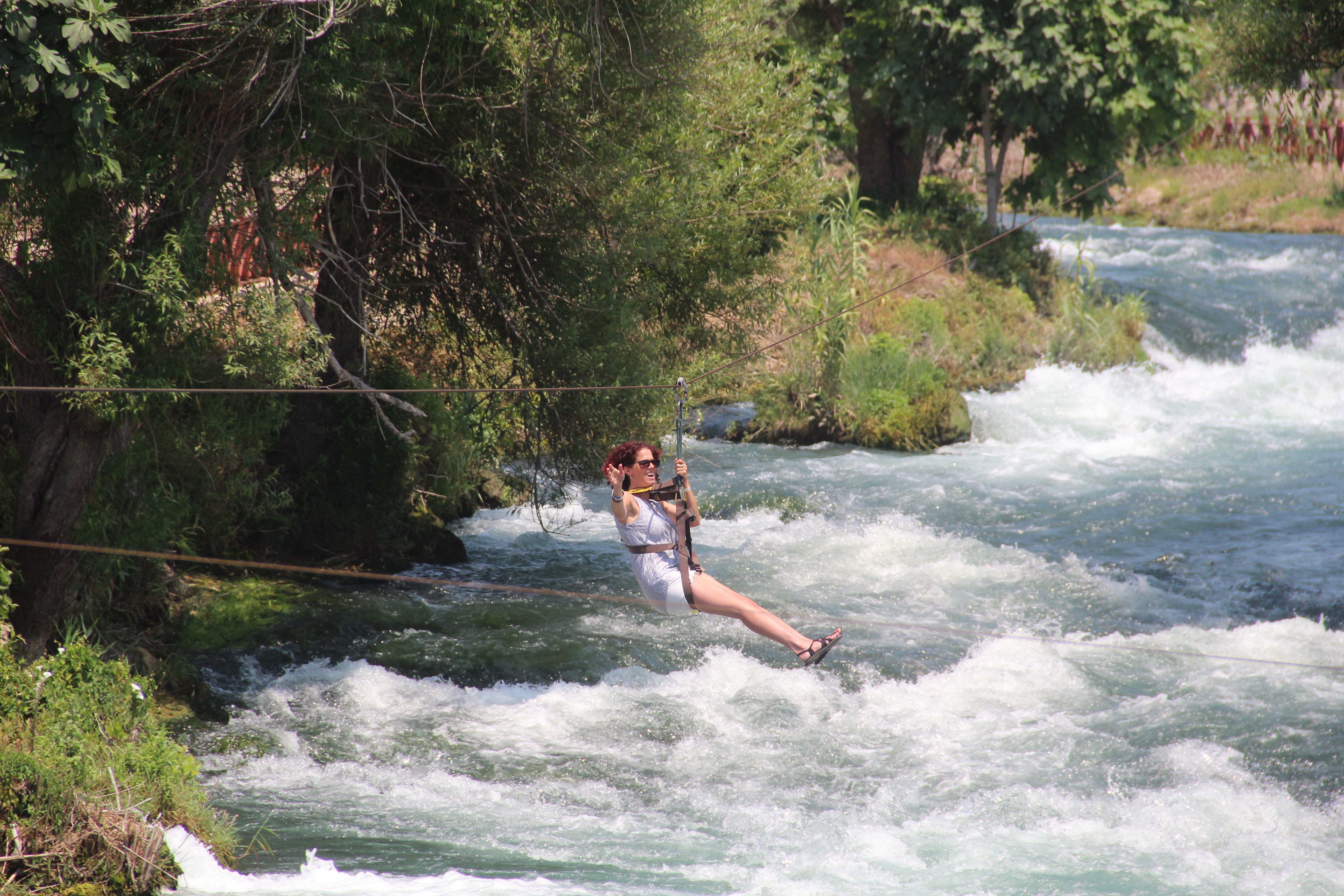 Antalya'nın dünyaca ünlü şelalesine ziyaretçi akını