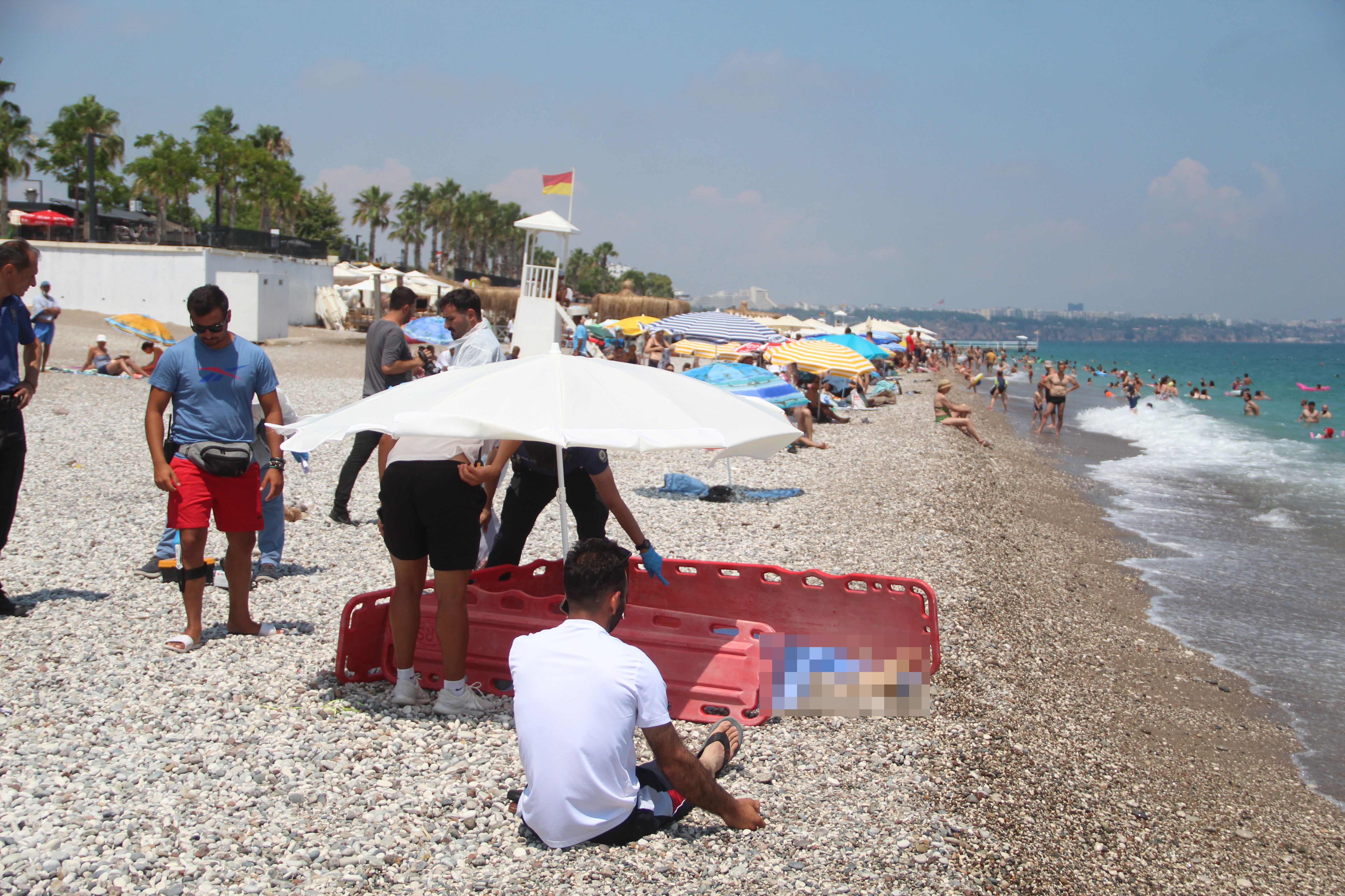    Kuzeni gözlerinin önünde boğularak hayatını kaybetti, gözyaşlarına boğuldu