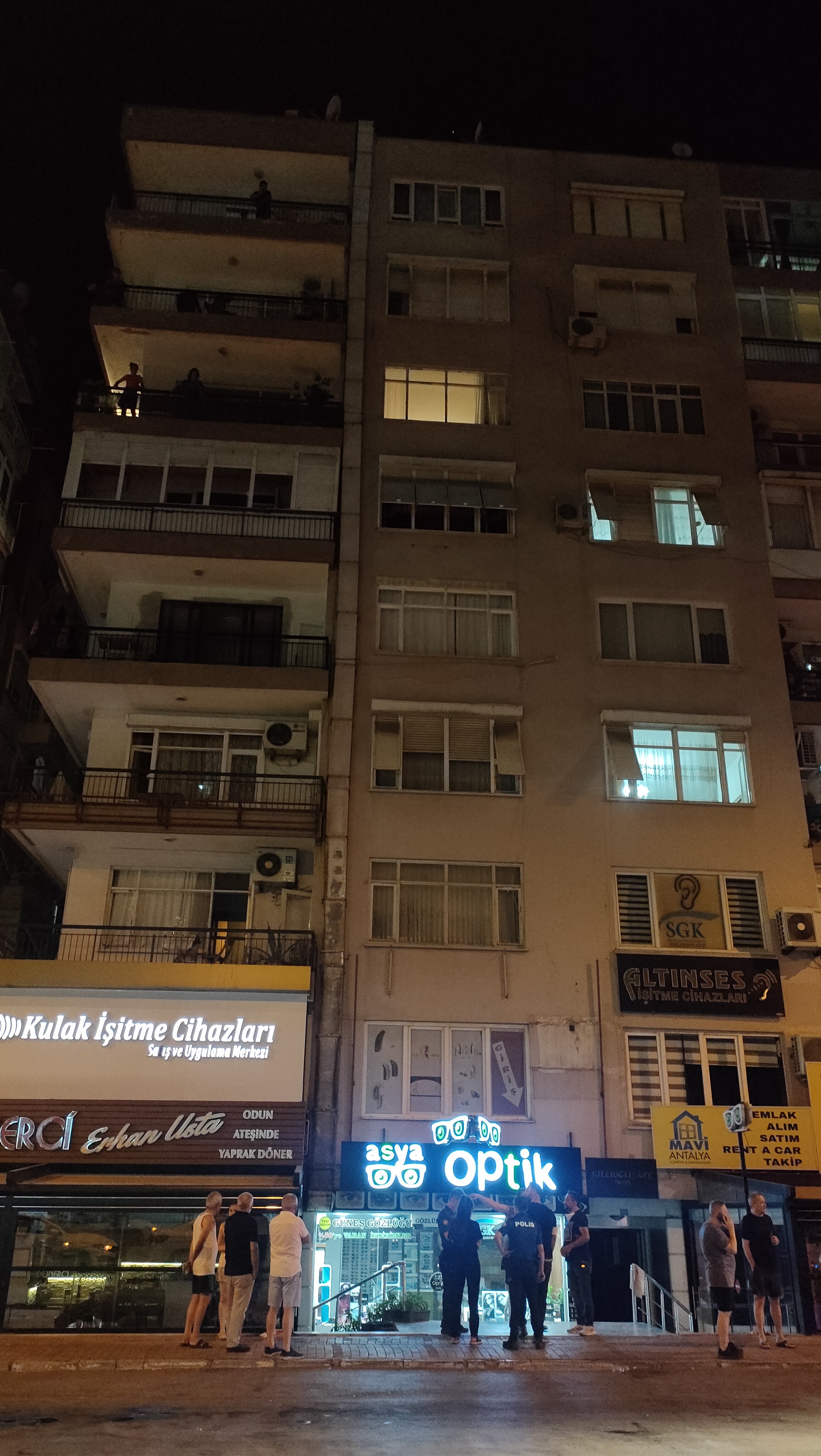 Apartman yangını can aldı