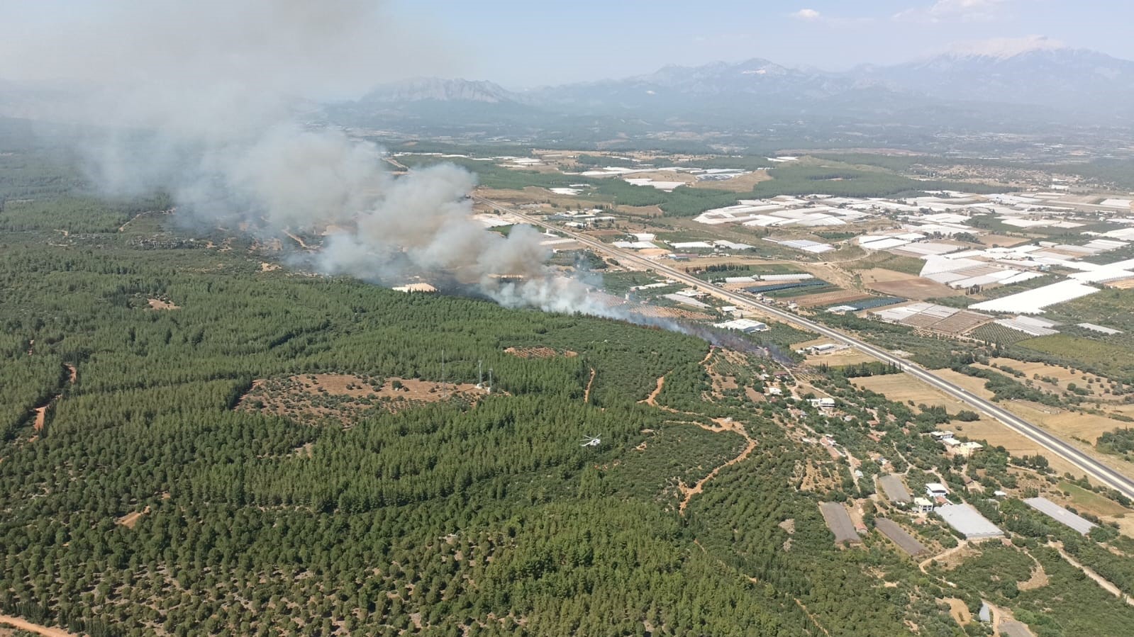 Kemer'in ardından şimdi de Aksu yanıyor