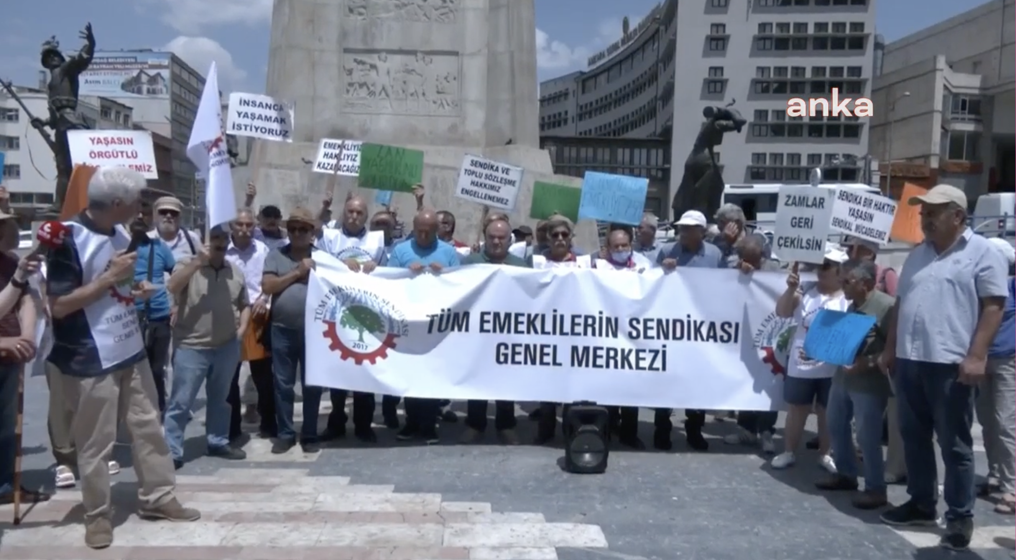 Tüm Emeklilerin Sendikası, Emekli Maaşlarındaki Zammı Protesto Etti