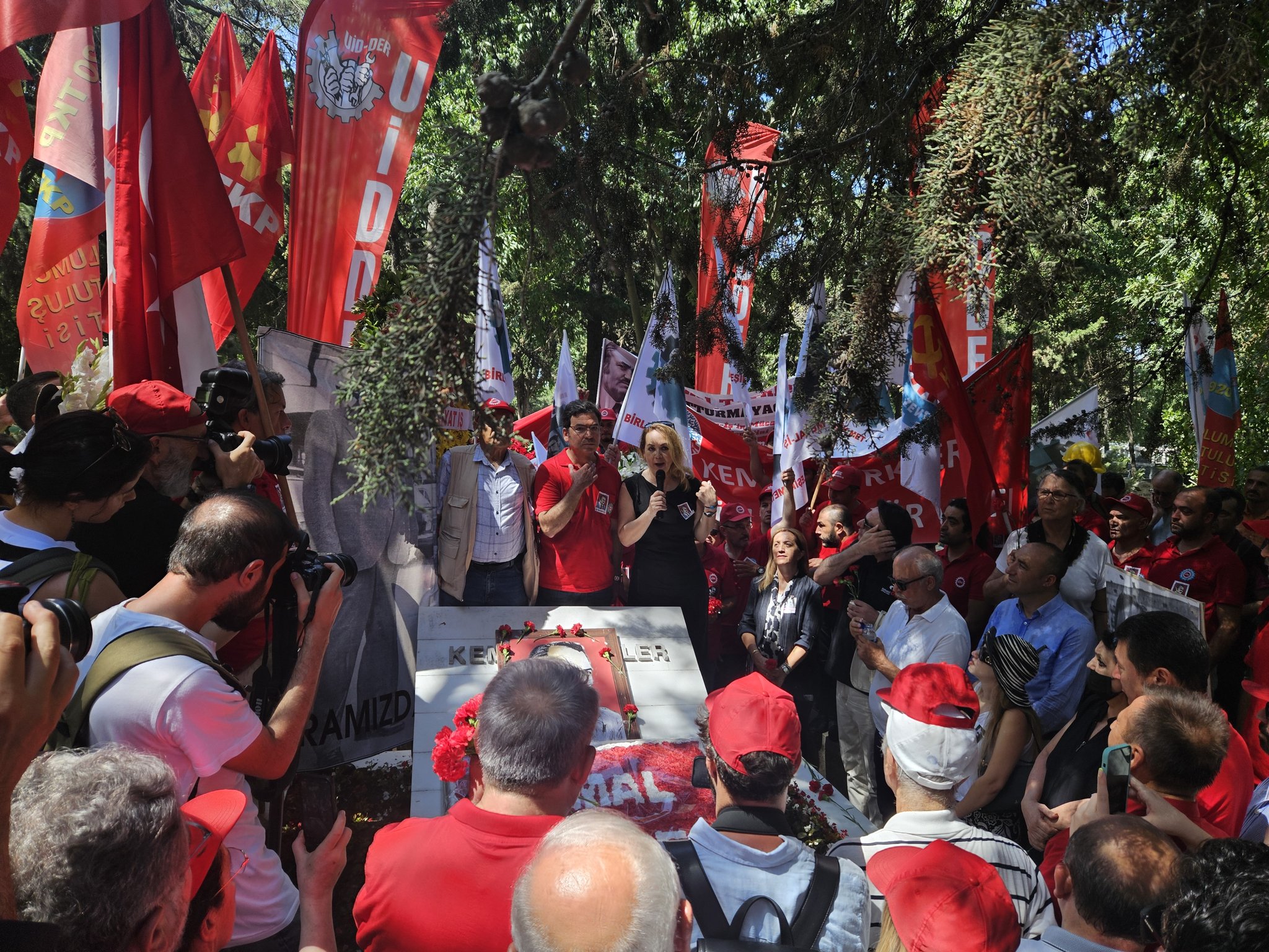 DİSK, İlk Başkanı Kemal Türkler'i unutmadı