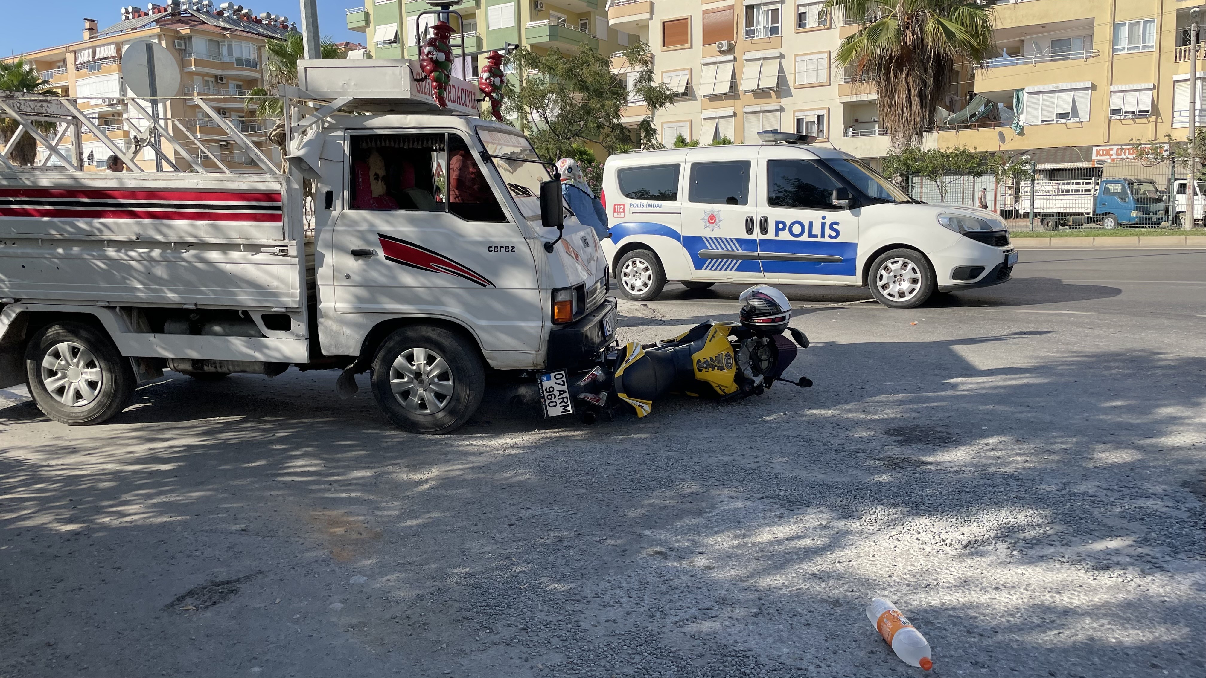 Gazipaşa’da kamyonetle motosiklet çarpıştı 