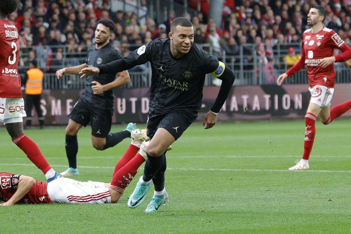 PSG Mbappe'nin golüyle Brest'i yendi