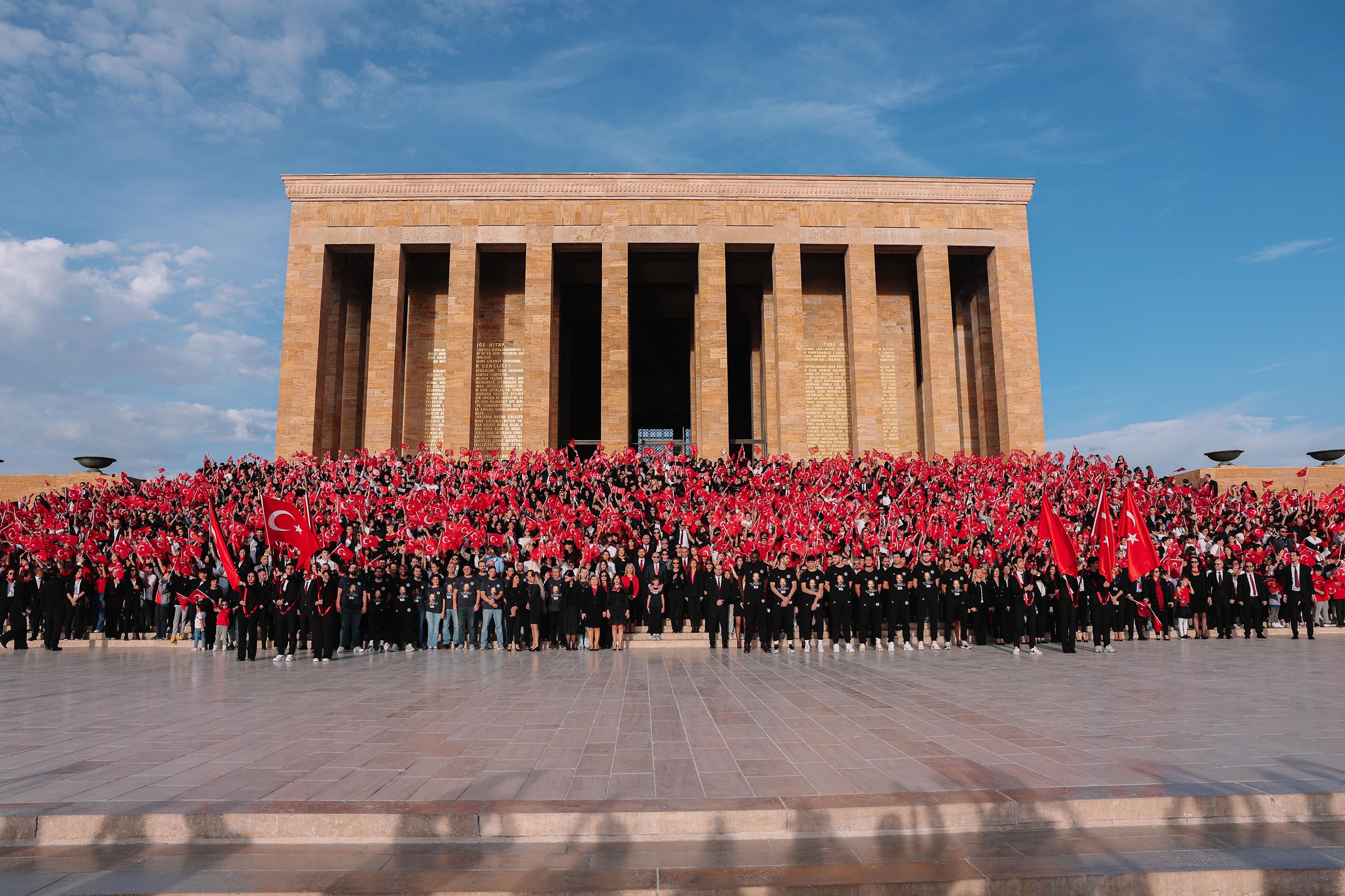 Bahçeşehir'liler Anıtkabir'de buluştular