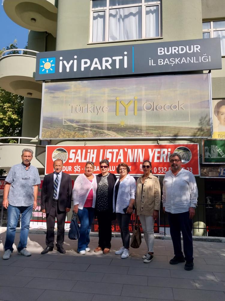 Burdur İYİ Parti'de 15 kişi istifa etti 