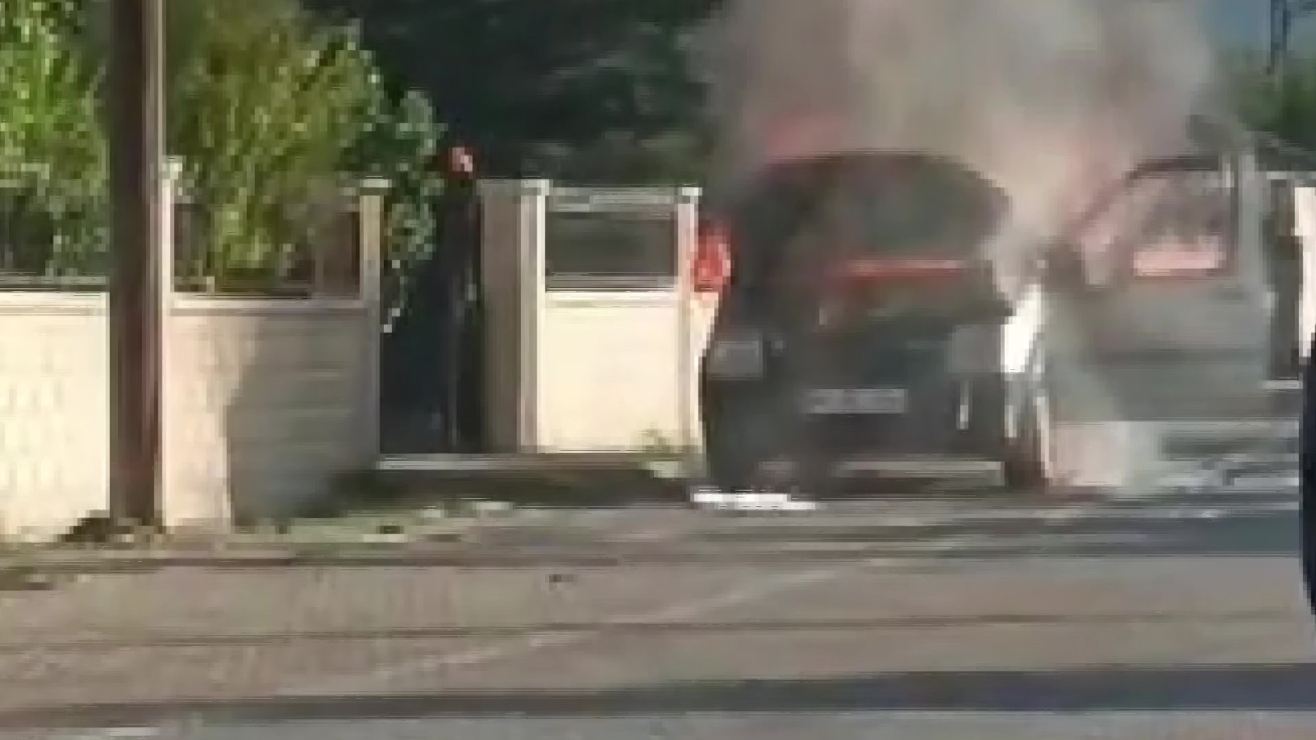 Hatay’da dehşet anları! Seyir halindeki araç alev topuna döndü