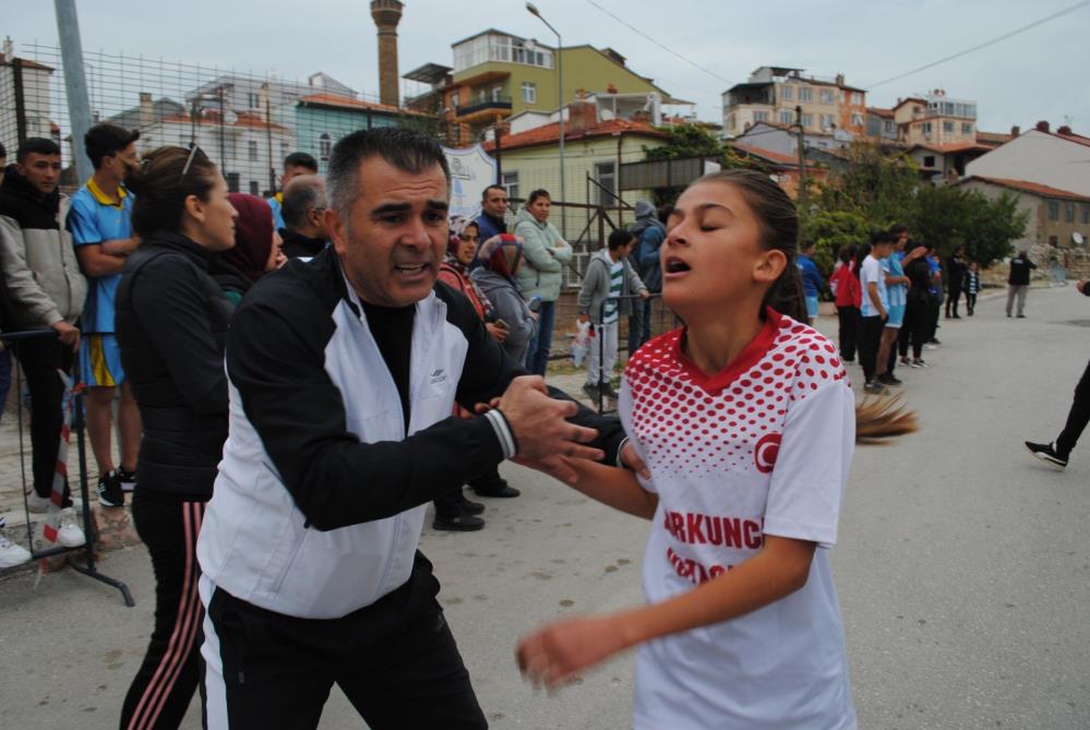 Isparta'da Koşuda Birinci Olan Öğrenci sonrasında korkuttu