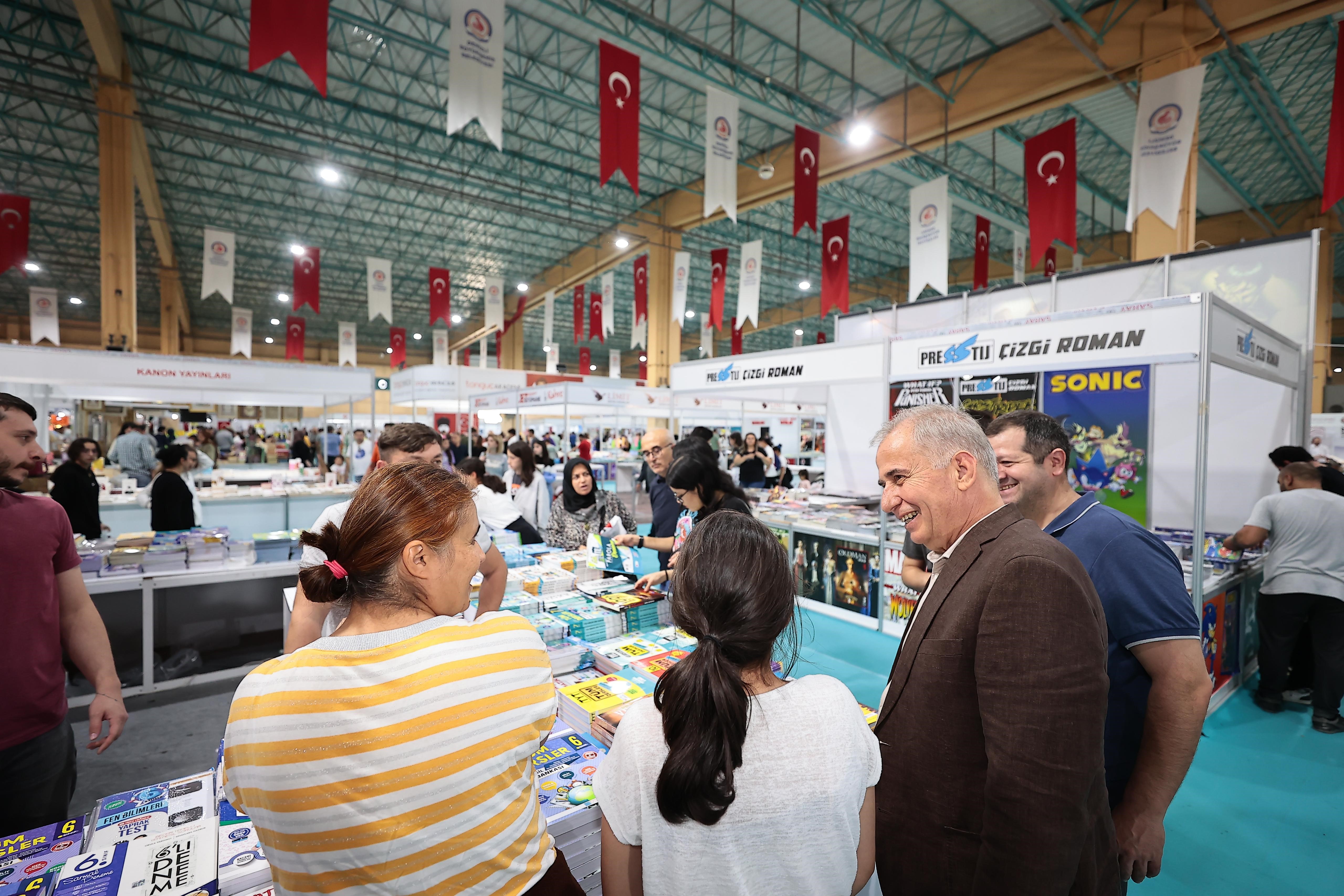 Denizli Büyükşehir Belediyesi kitap fuarı düzenledi